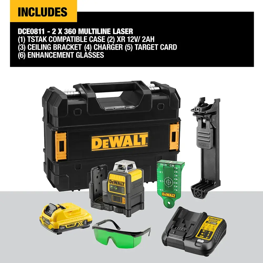 DEWALT professionelles Fotografie-Werkzeugset mit einem schwarz-gelben Transportkoffer, einem Lasergerät, einem Akku, einem Ladegerät, einer Wandhalterung, grünen Schutzbrillen und einer Messkarte, alles auf weißem Hintergrund dargestellt.