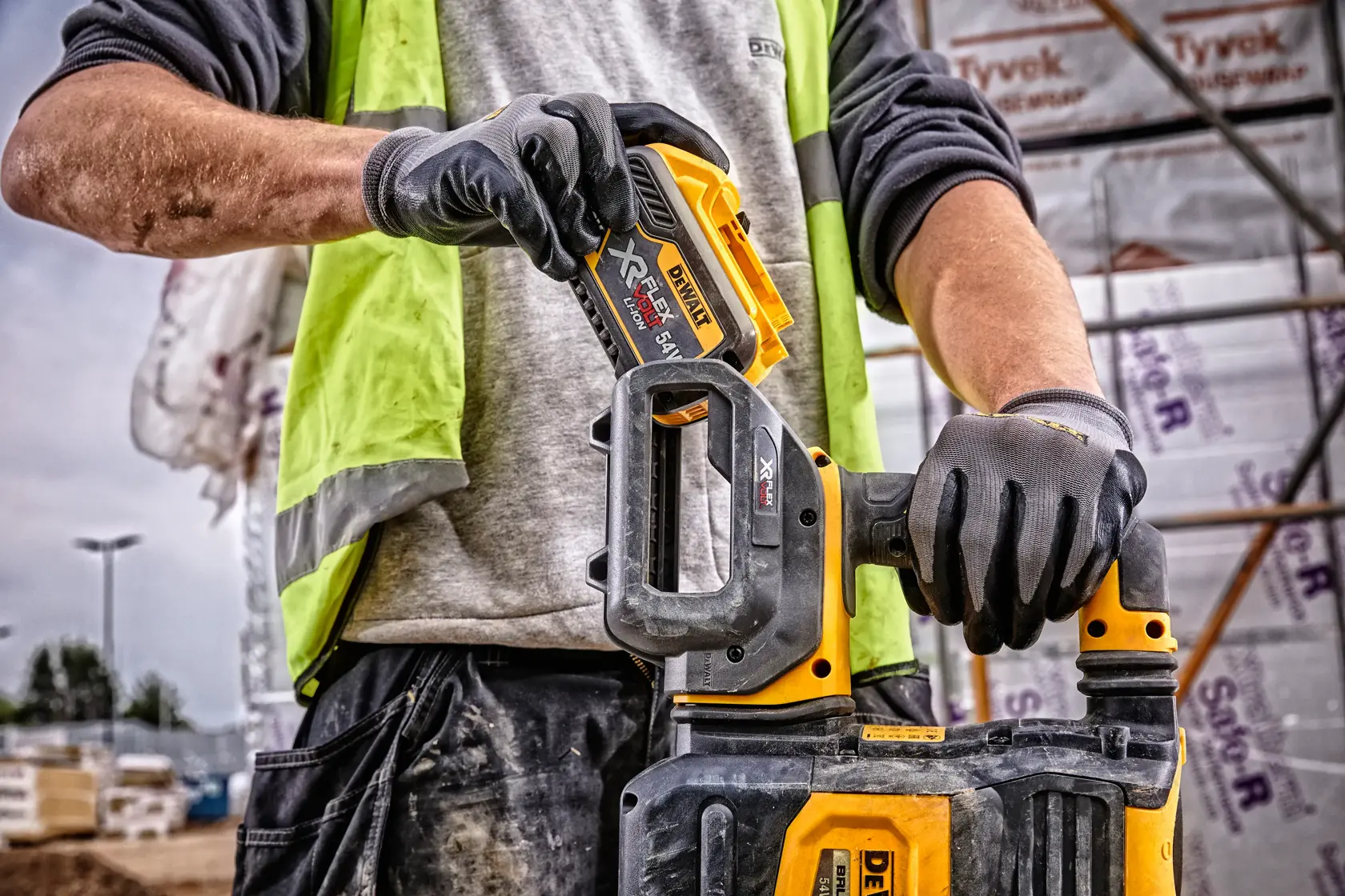 DEWALT FLEXVOLT logo with DEWALT in bold yellow letters and FLEXVOLT in white and red letters on a black background.