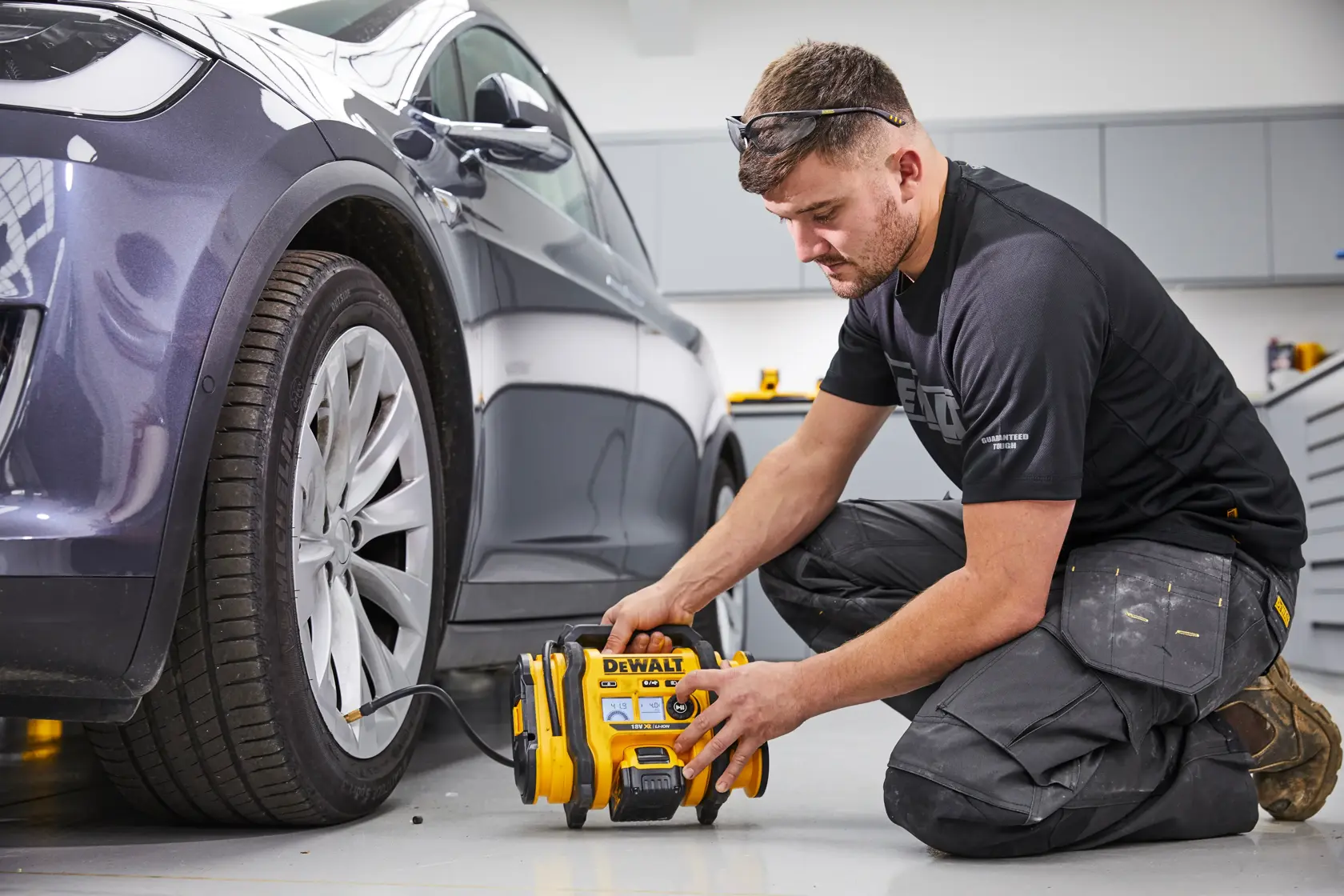 DEWALT® 18V XR® Inflator (Tool Only)
