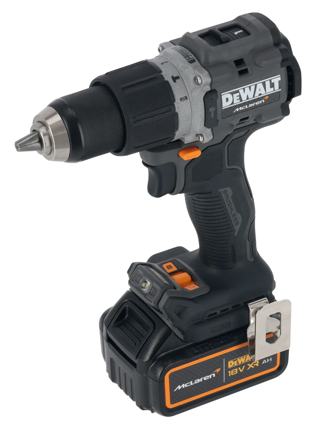 Taladro inalámbrico DEWALT con marca McLaren, batería 18V, diseño negro y naranja sobre fondo blanco.