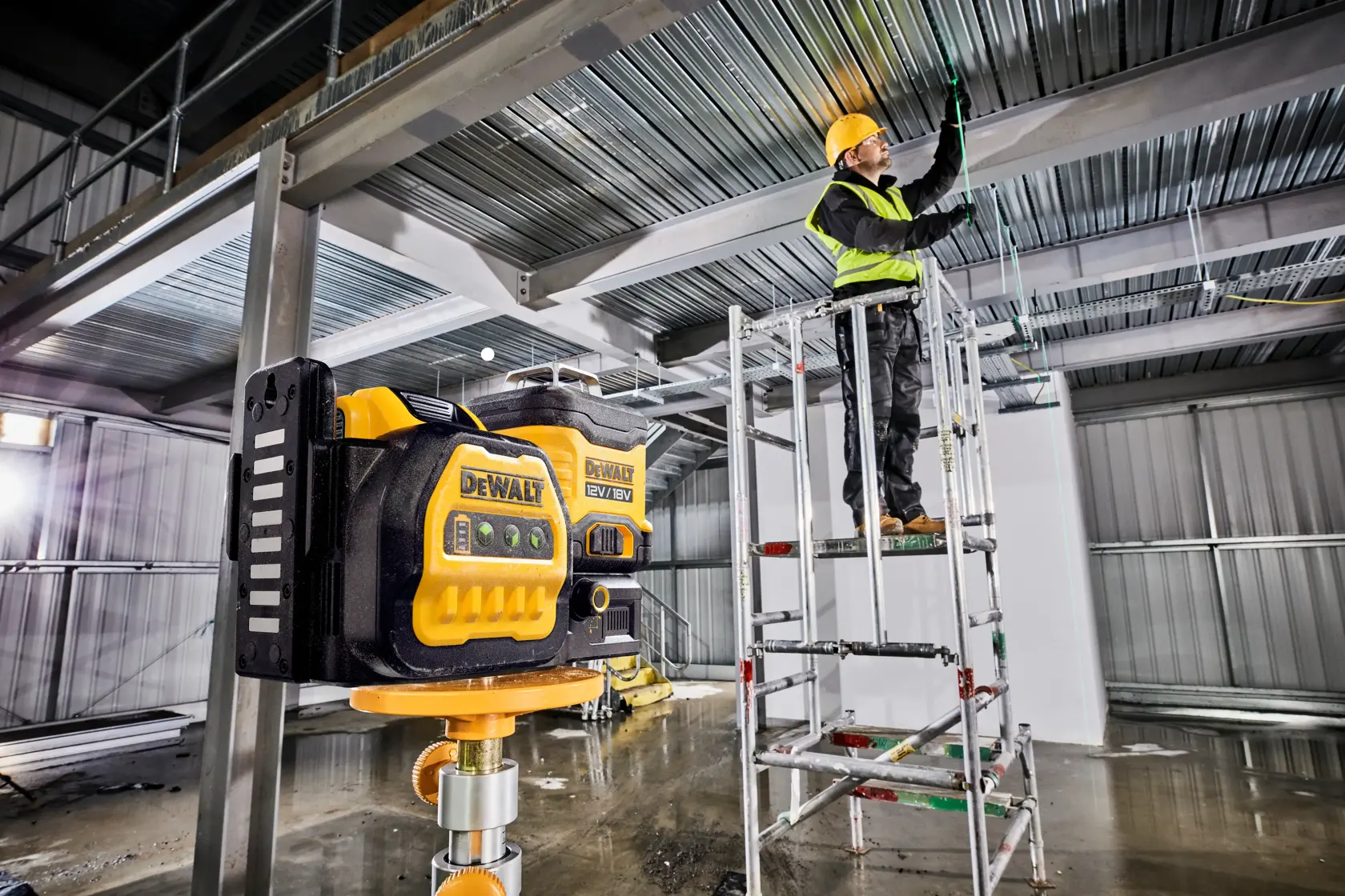 DEWALT® 12V / 18V XR® 3 x 360° Cross Green Beam Laser (Tool Only)