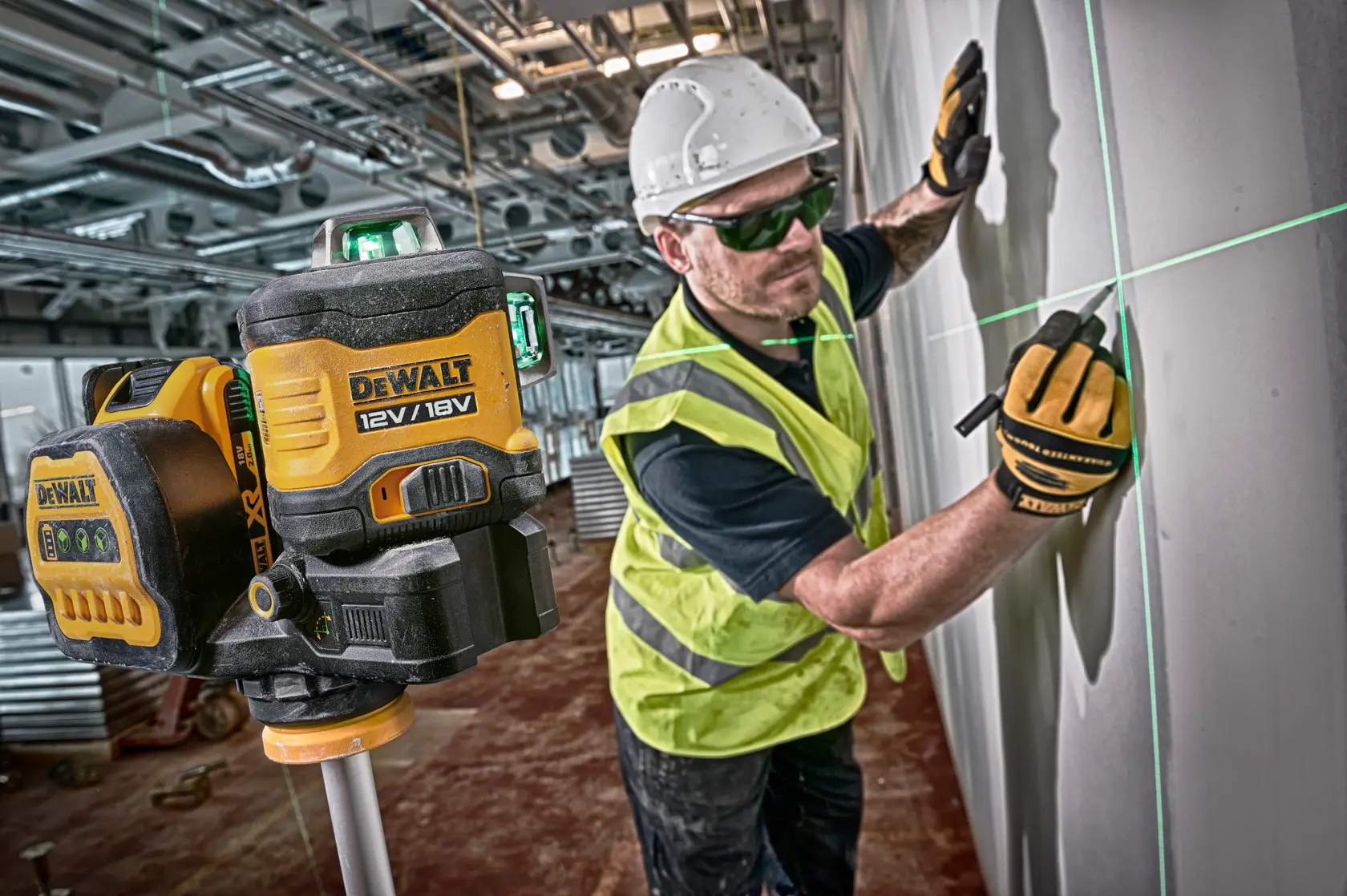 DEWALT® 12V / 18V XR® 3 x 360° Cross Green Beam Laser (Tool Only)
