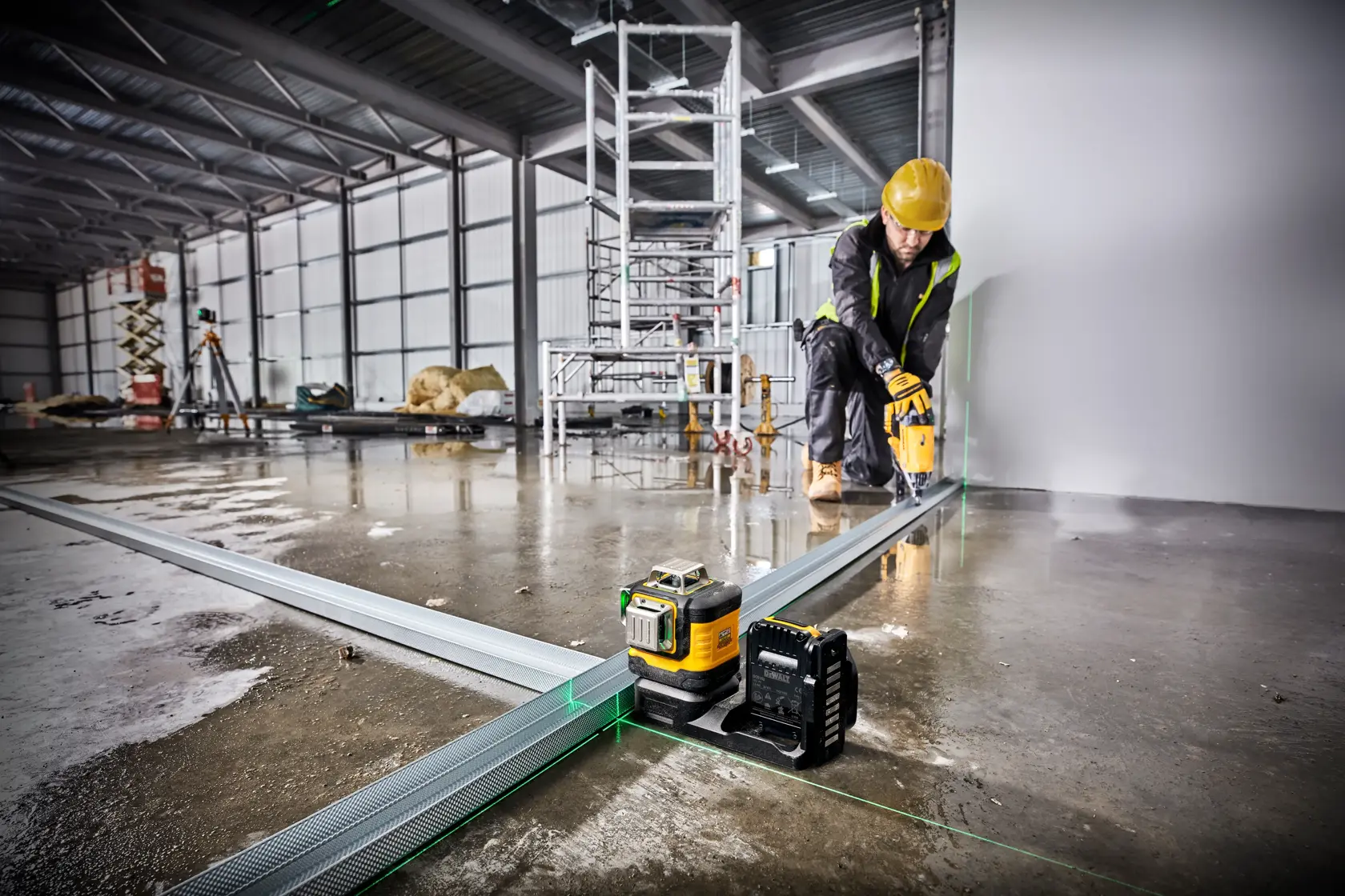 DEWALT® 12V / 18V XR® 3 x 360° Cross Green Beam Laser (Tool Only)
