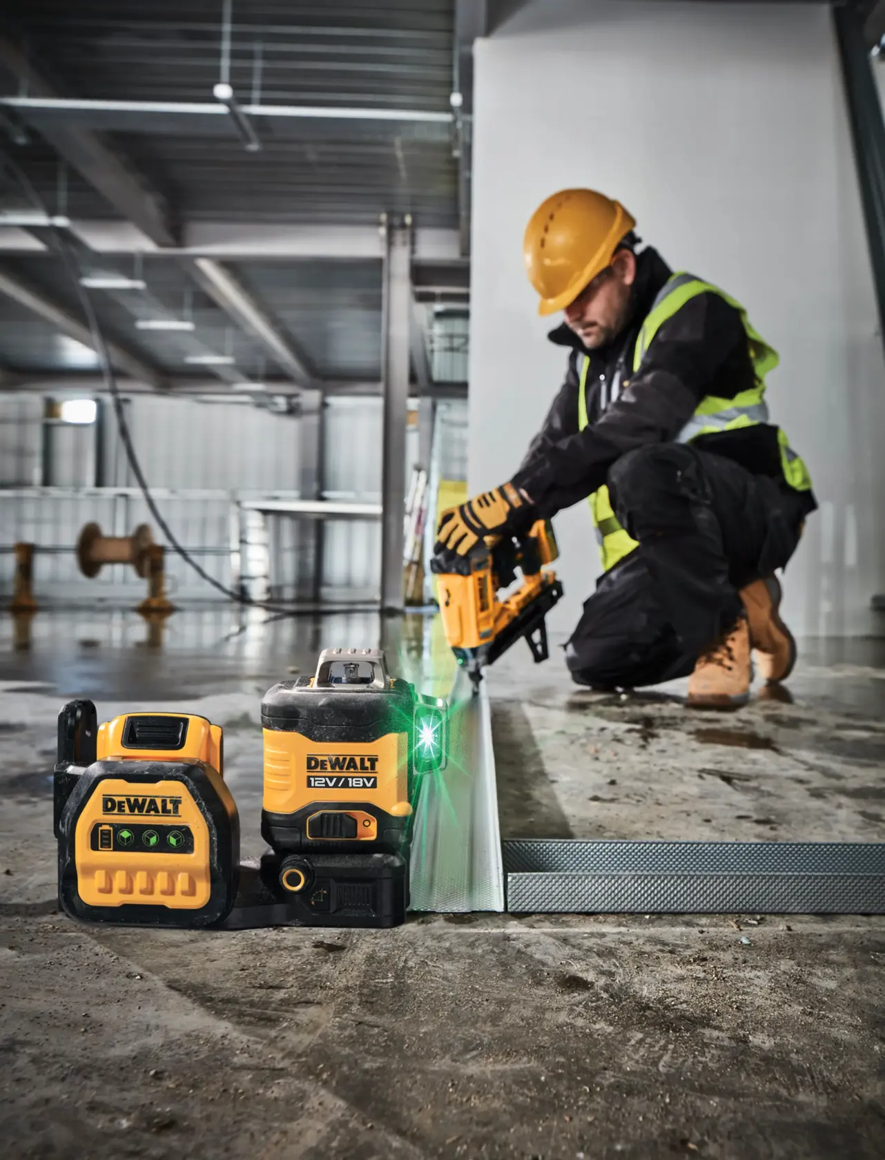 DEWALT® 12V / 18V XR® 3 x 360° Cross Green Beam Laser (Tool Only)