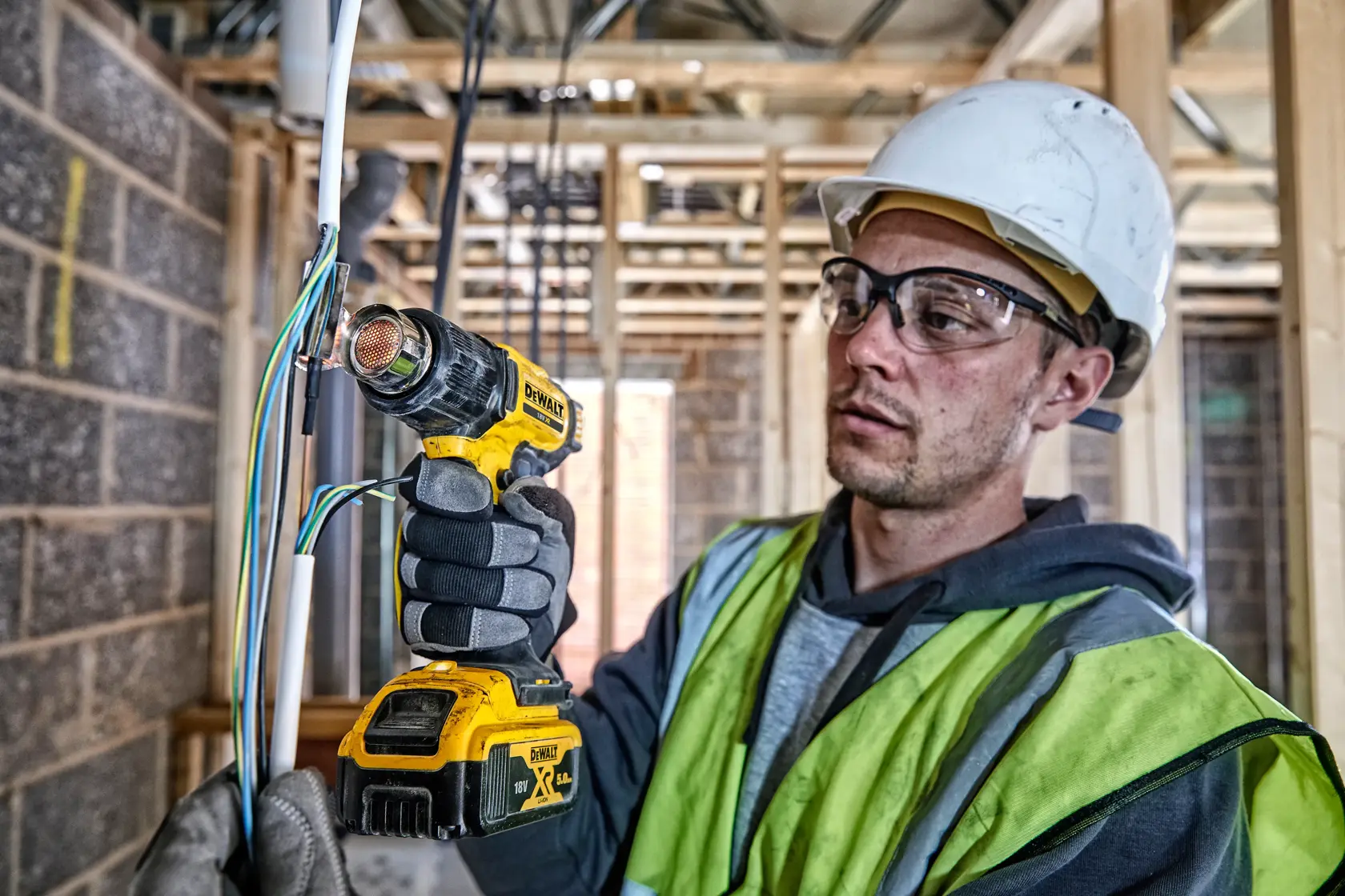 DEWALT® 18V XR® Cordless Hear Gun (Tool Only)