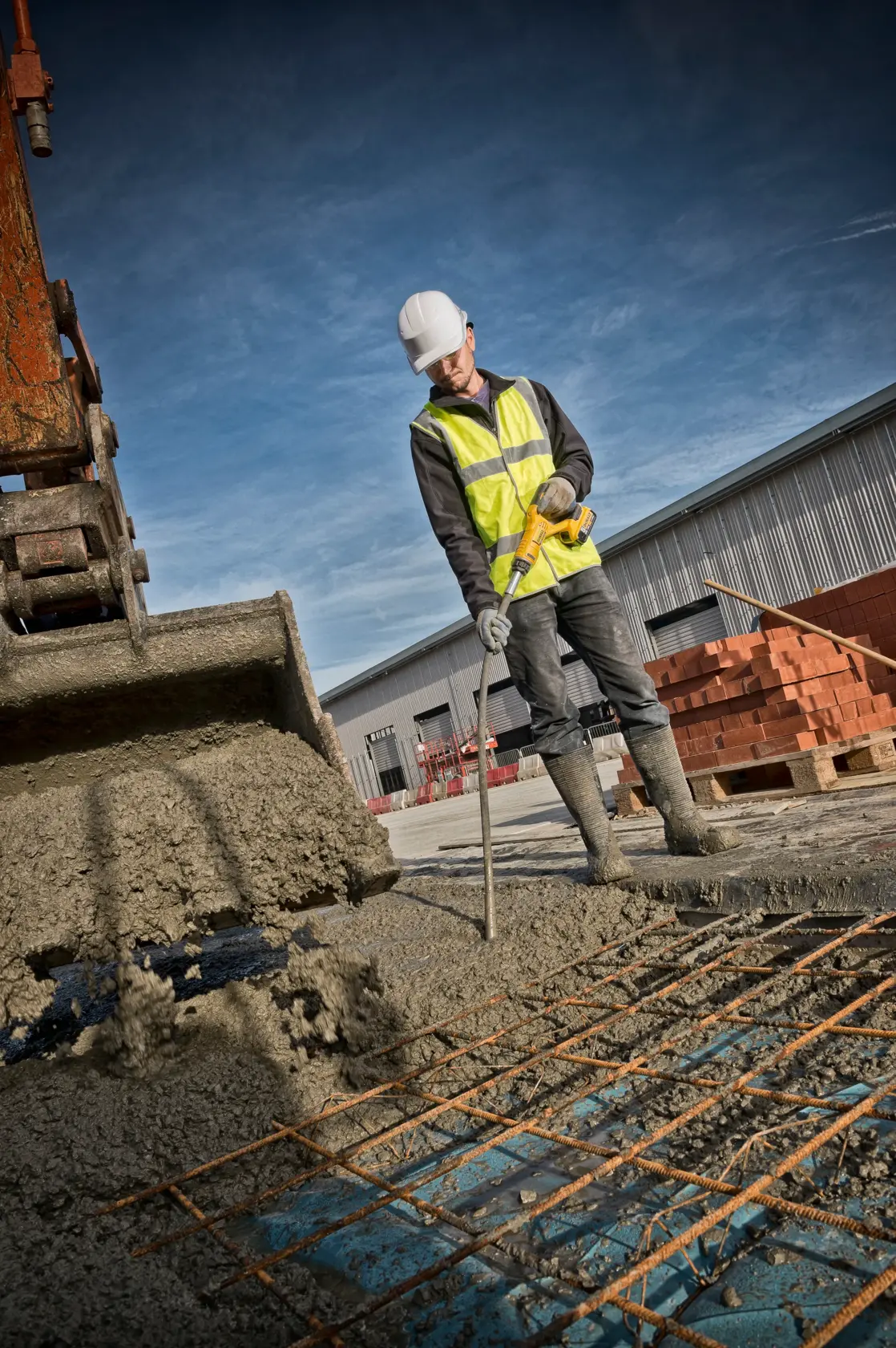 DEWALT® 18V XR® Concrete Vibrator (Tool Only)