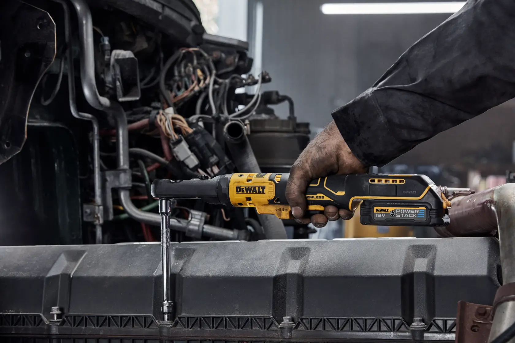 DEWALT® 18V XR® Brushless 3/8" and 1/2" Sealed Head Ratchet (Tool Only)