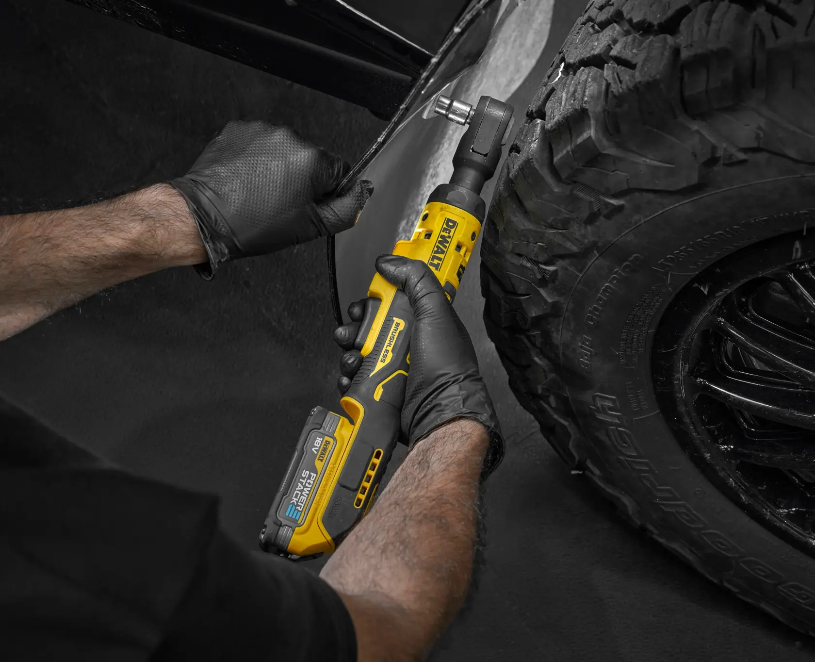 DEWALT® 18V XR® Brushless 3/8" Open Head Ratchet (Tool Only)