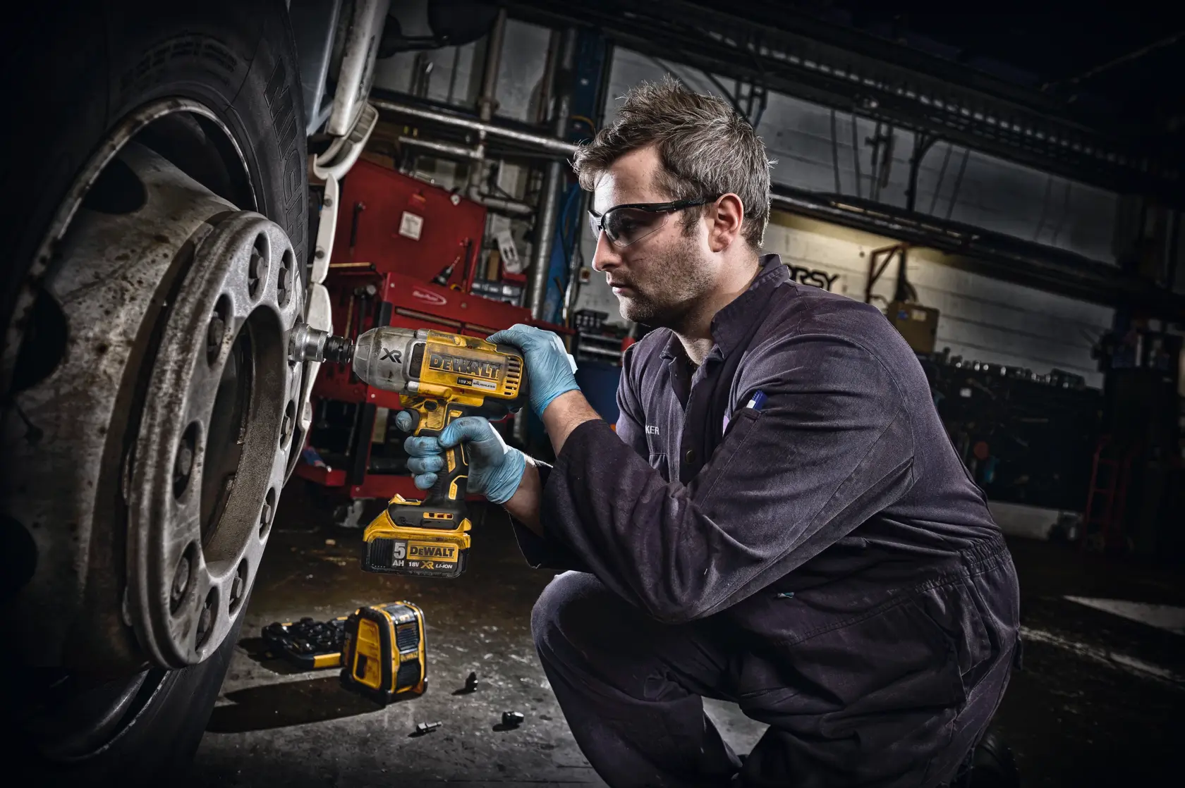 DEWALT® 18V XR® Brushless 1/2" Detent Pin High Torque Impact Wrench (Tool Only)