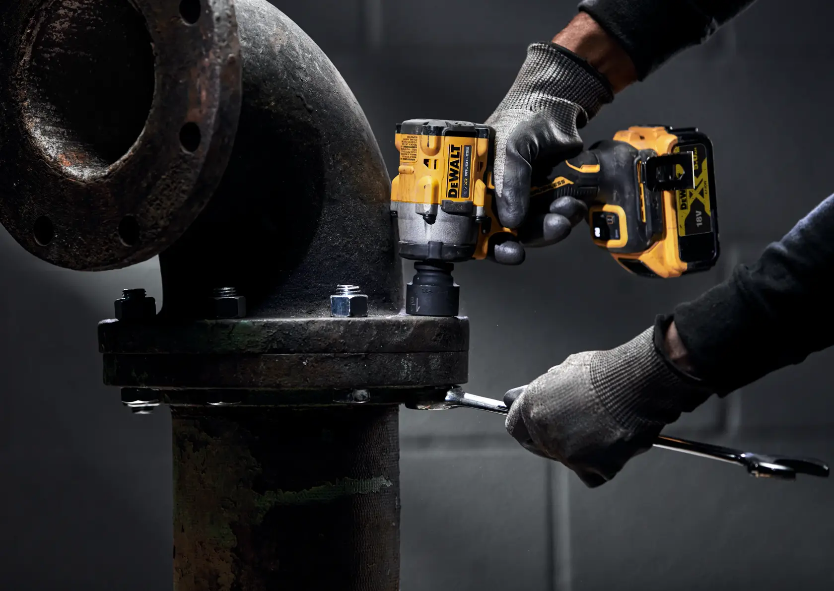 DEWALT® 18V XR® Brushless 1/2" Hog Ring Compact Impact Wrench (Tool Only)