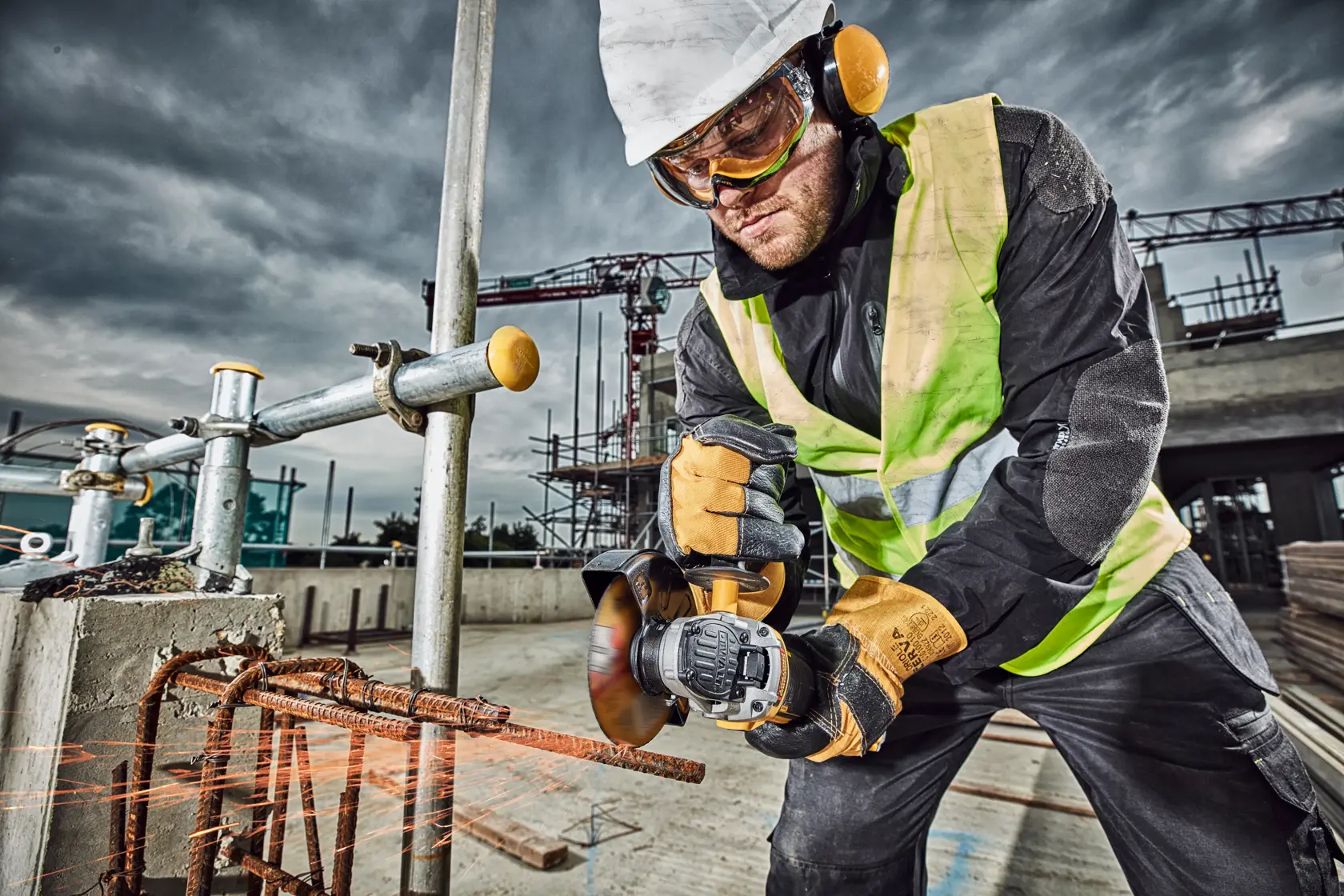 DEWALT® 18V XR® Brushless 125mm Paddle Switch Angle Grinder (Tool Only)