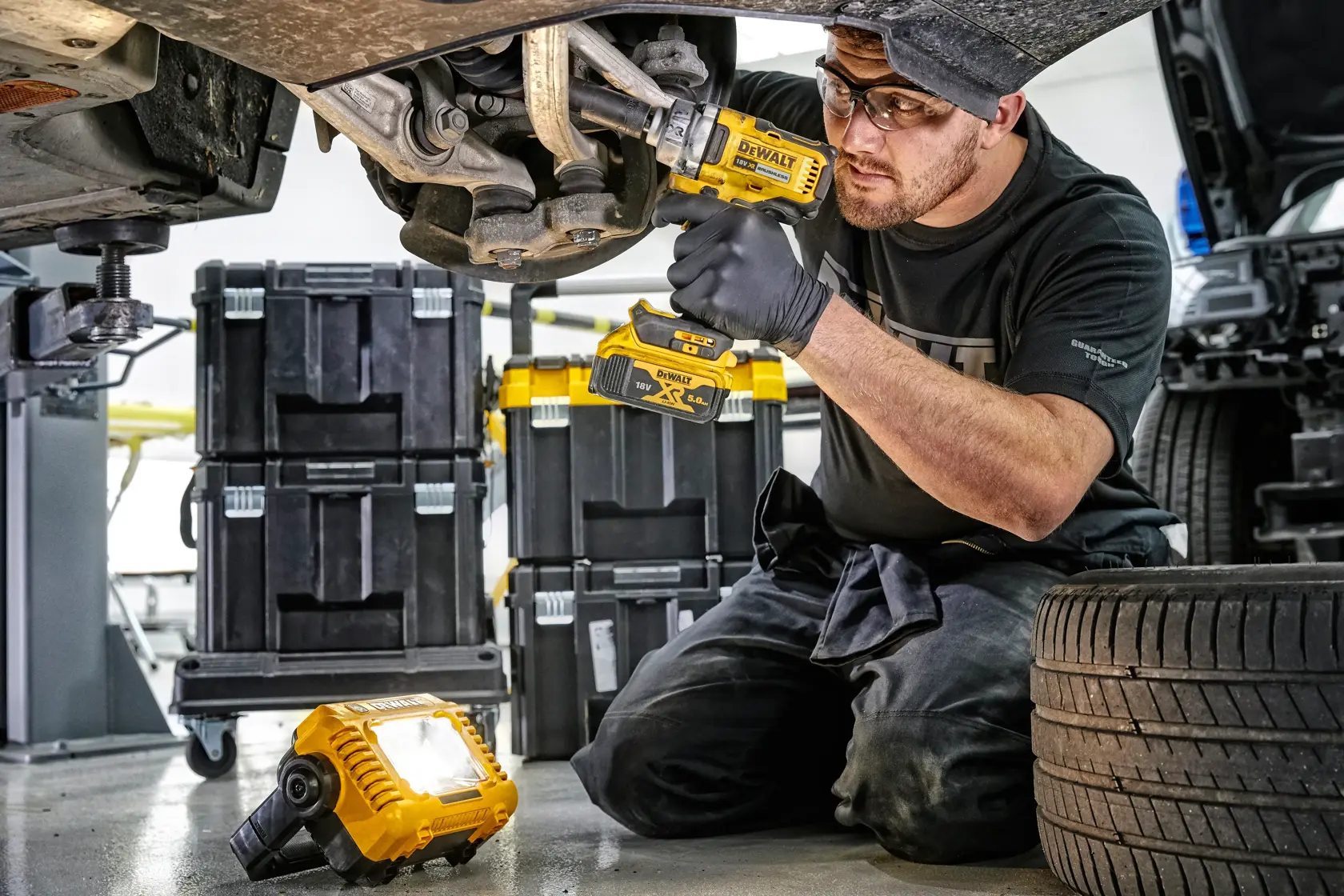 DEWALT® 18V XR® Compact LED Light (Tool Only)