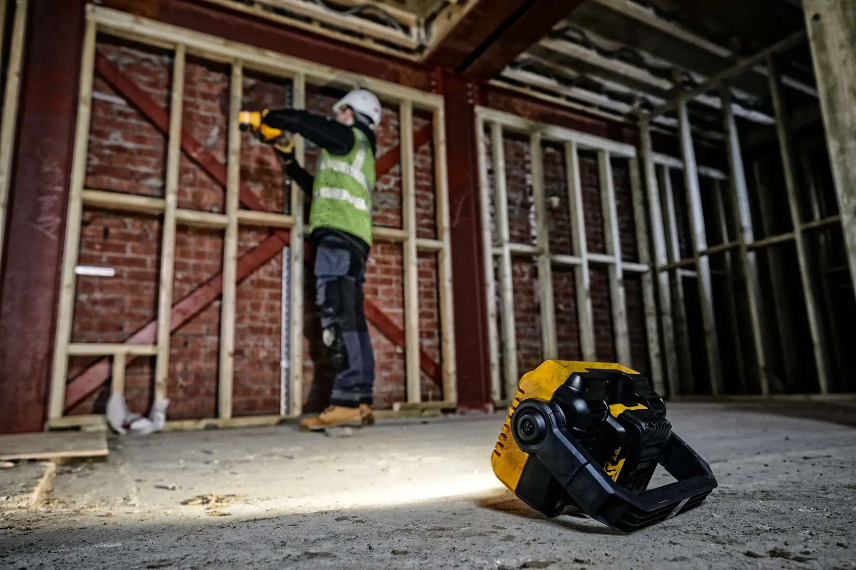 DEWALT® 18V XR® Compact LED Light (Tool Only)