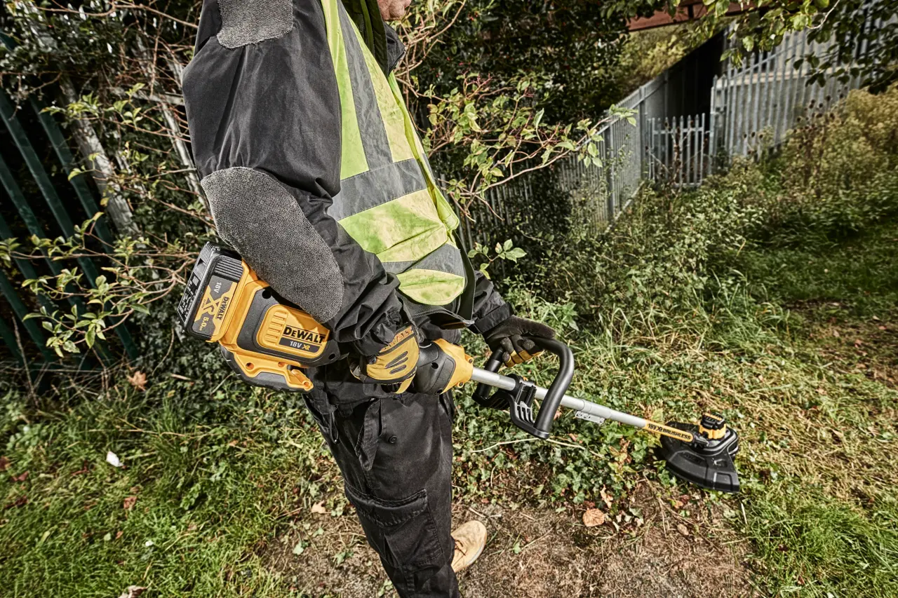 DeWalt DCM561PBS – podrobnost