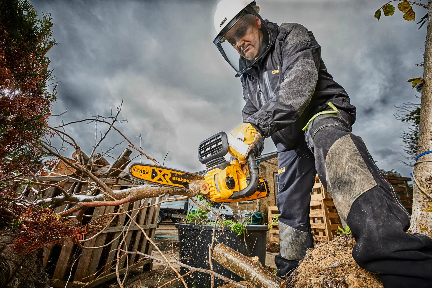 DEWALT® 18V XR® Brushless 30cm Compact Chainsaw (Tool Only)