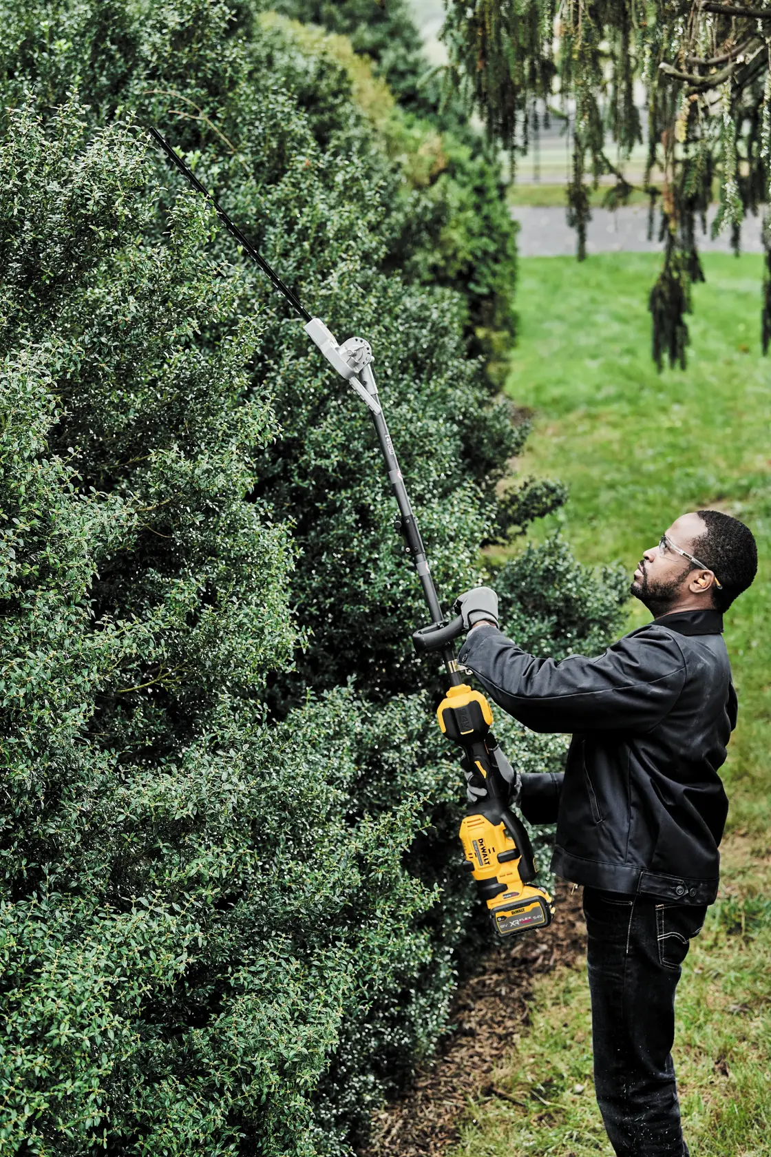 DEWALT® Split Boom Pole Hedge Trimmer Attachment