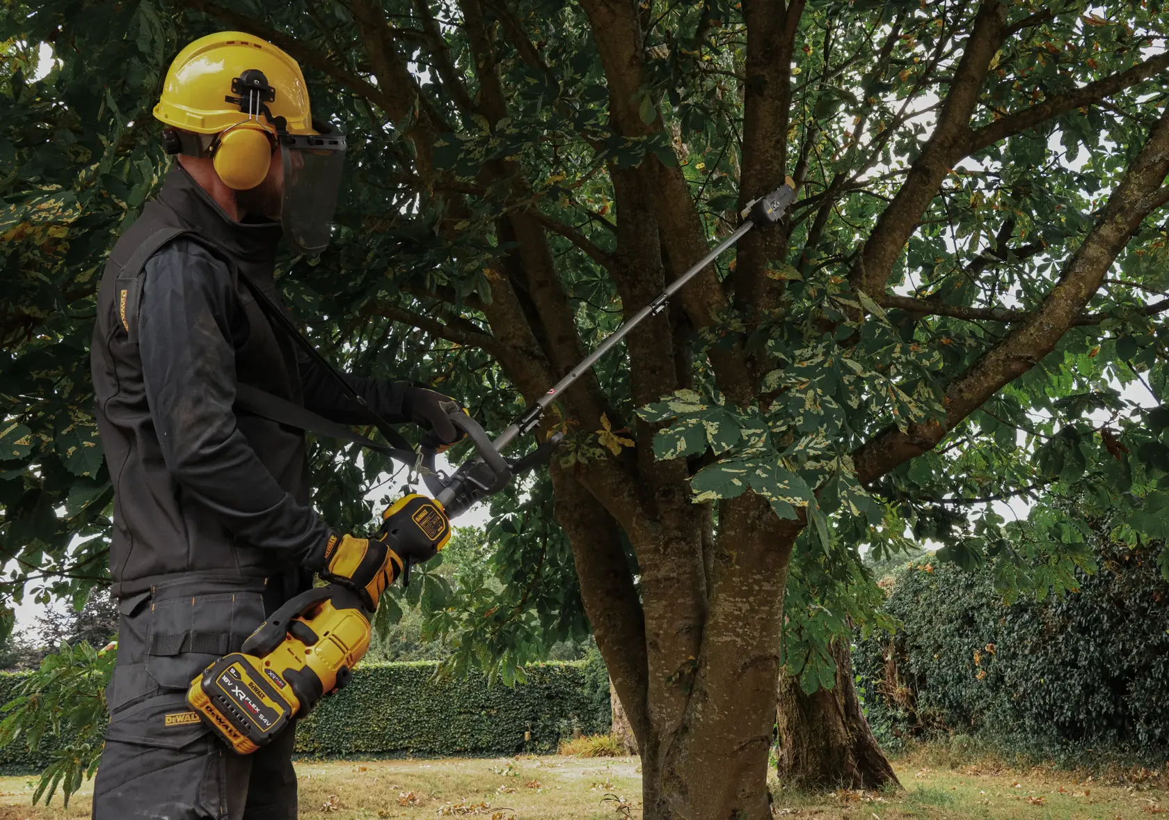 DEWALT® Split Boom Pole Saw Attachment