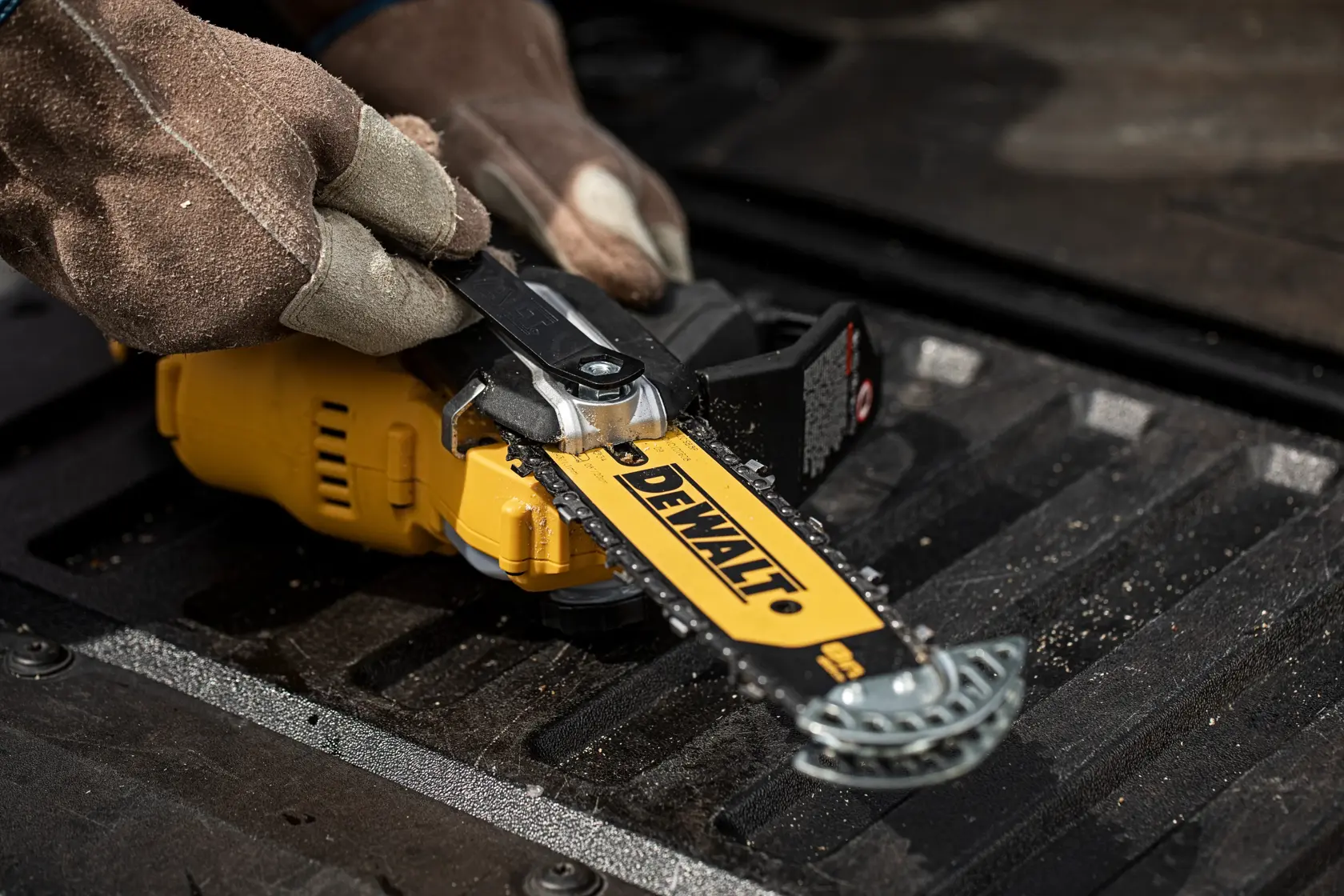 DEWALT® 18V XR® Pruning Chainsaw (Tool Only)