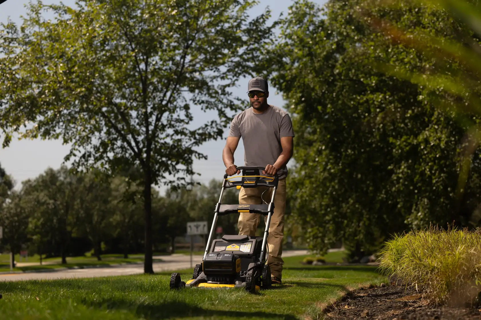 DEWALT® 18V XR® 53cm Self-propelled Lawn Mower with two batteries (Tool Only)