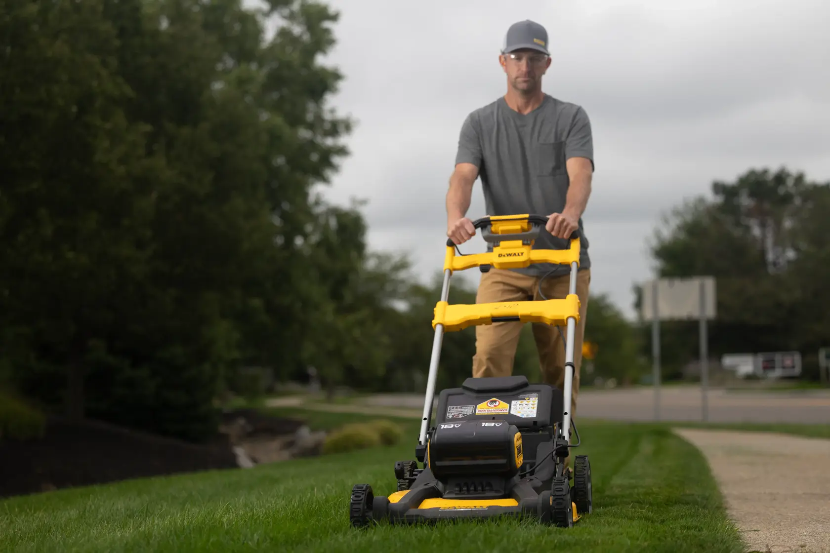 DEWALT® 18V XR® 53cm Self-Propelled Lawn Mower with two batteries (Tool Only)