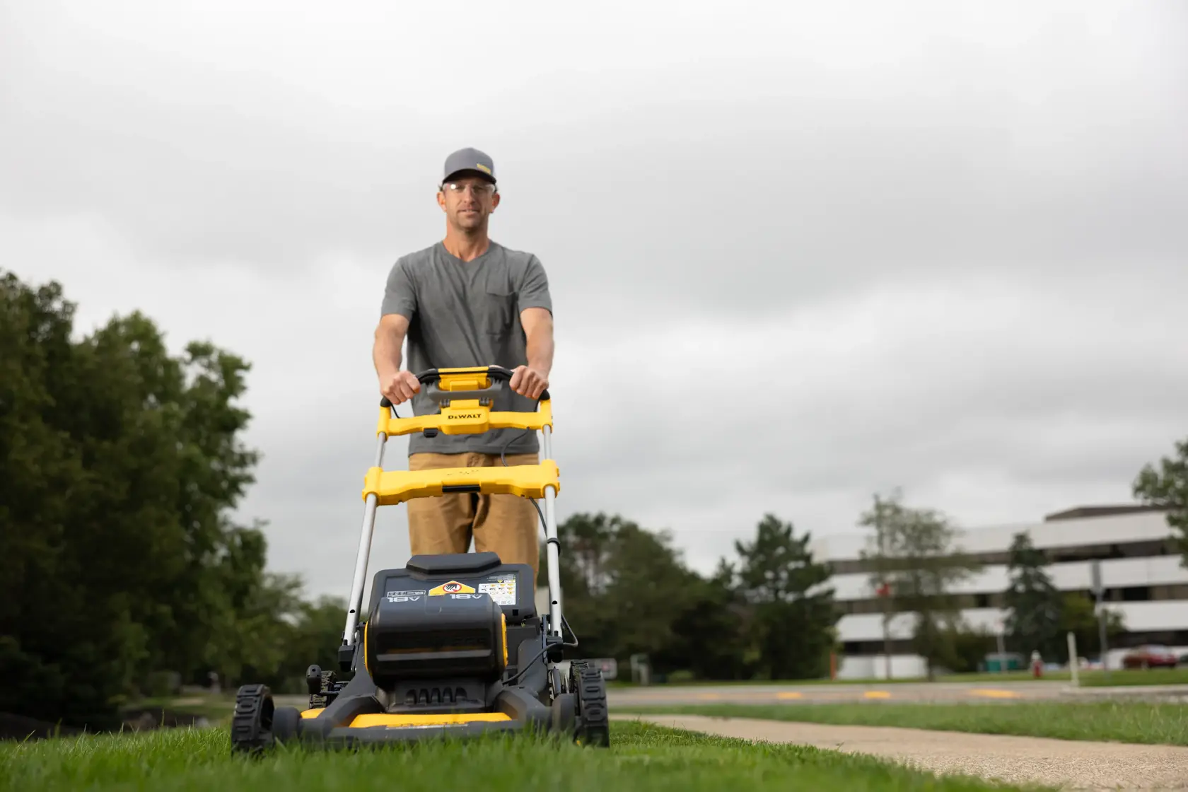 DEWALT® 18V XR® 53cm Self-Propelled Lawn Mower with two batteries (Tool Only)