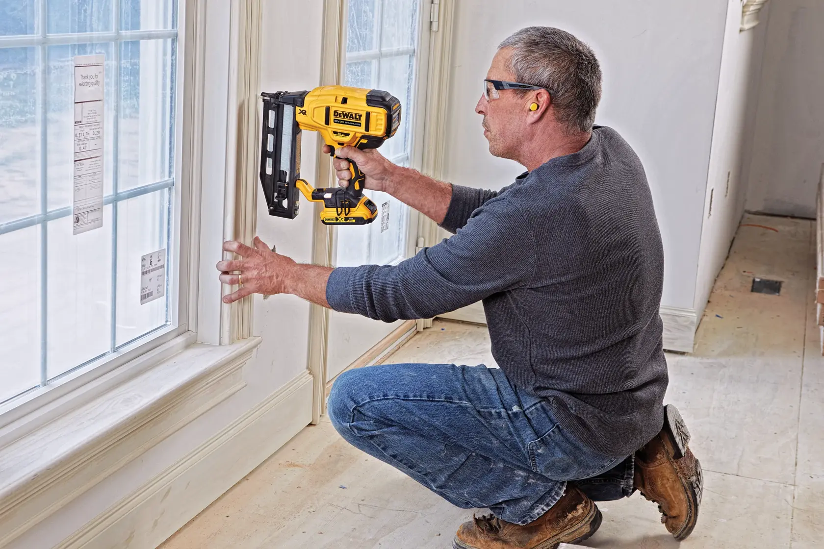 DEWALT® 18V XR® Brushless 16Ga Second Fix Straight Nailer (Tool Only)