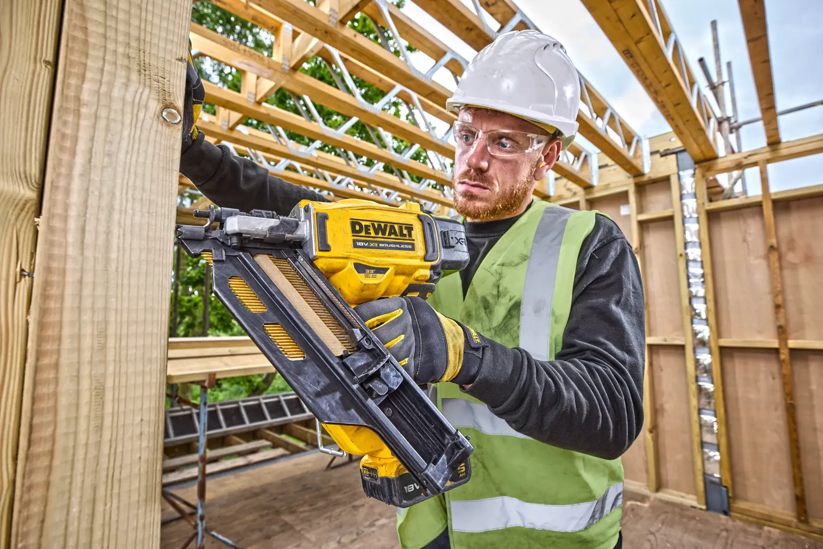 DEWALT® 118V XR® Brushless 33° 90 mm Framing Nailer (Tool Only)