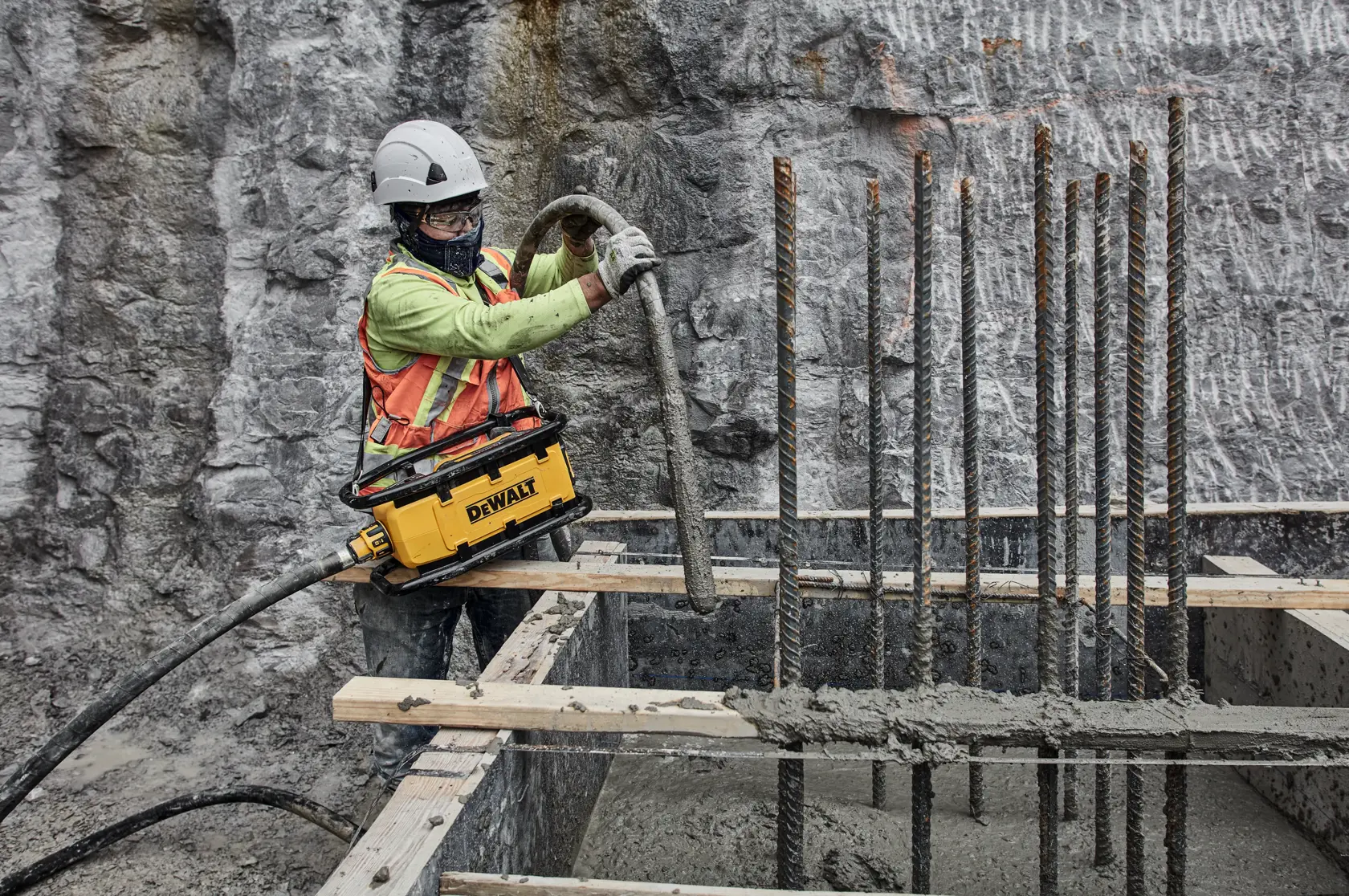 DEWALT® POWERSHIFT™ POWERPACK™ Vibrator