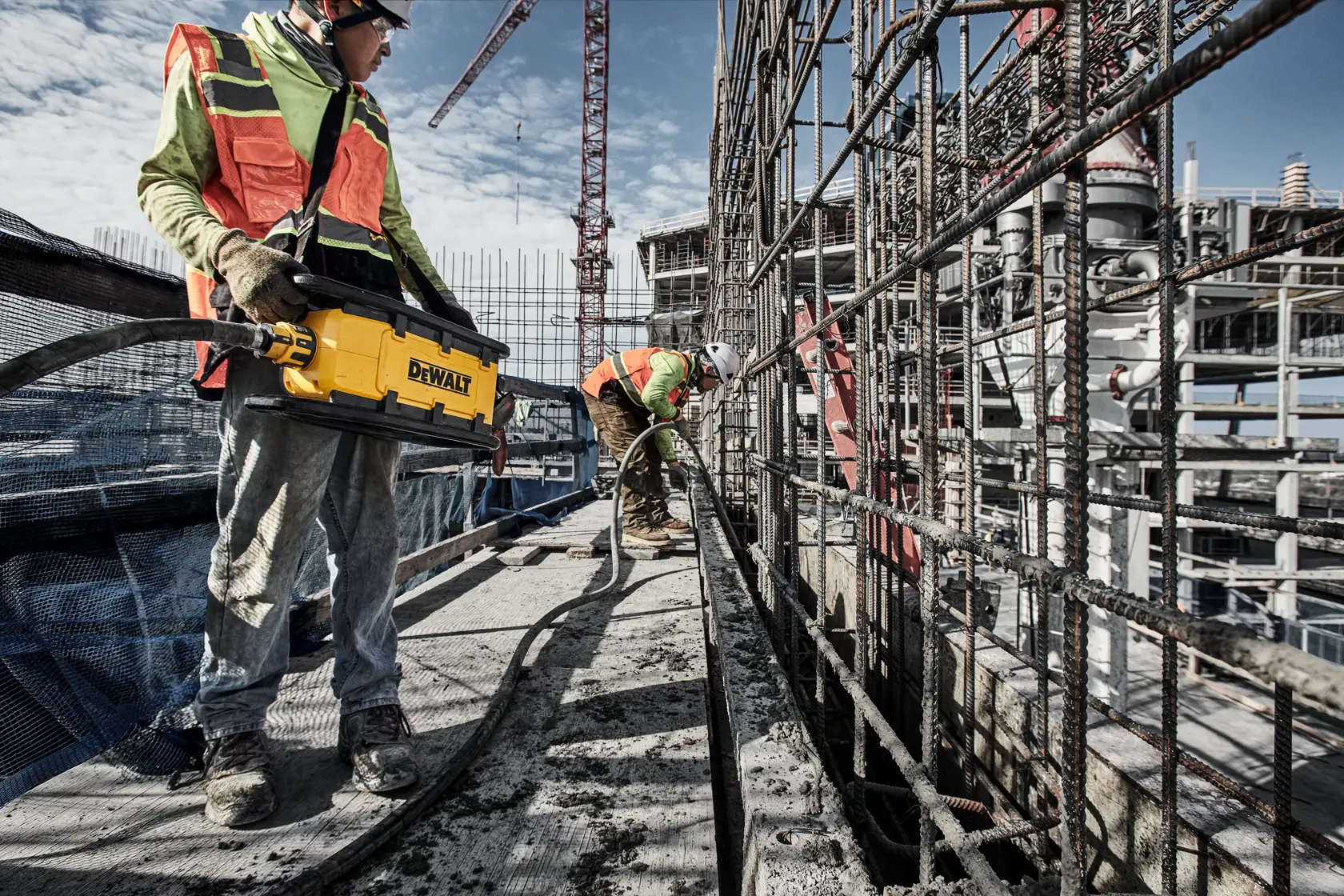 DEWALT® POWERSHIFT™ POWERPACK™ Vibrator