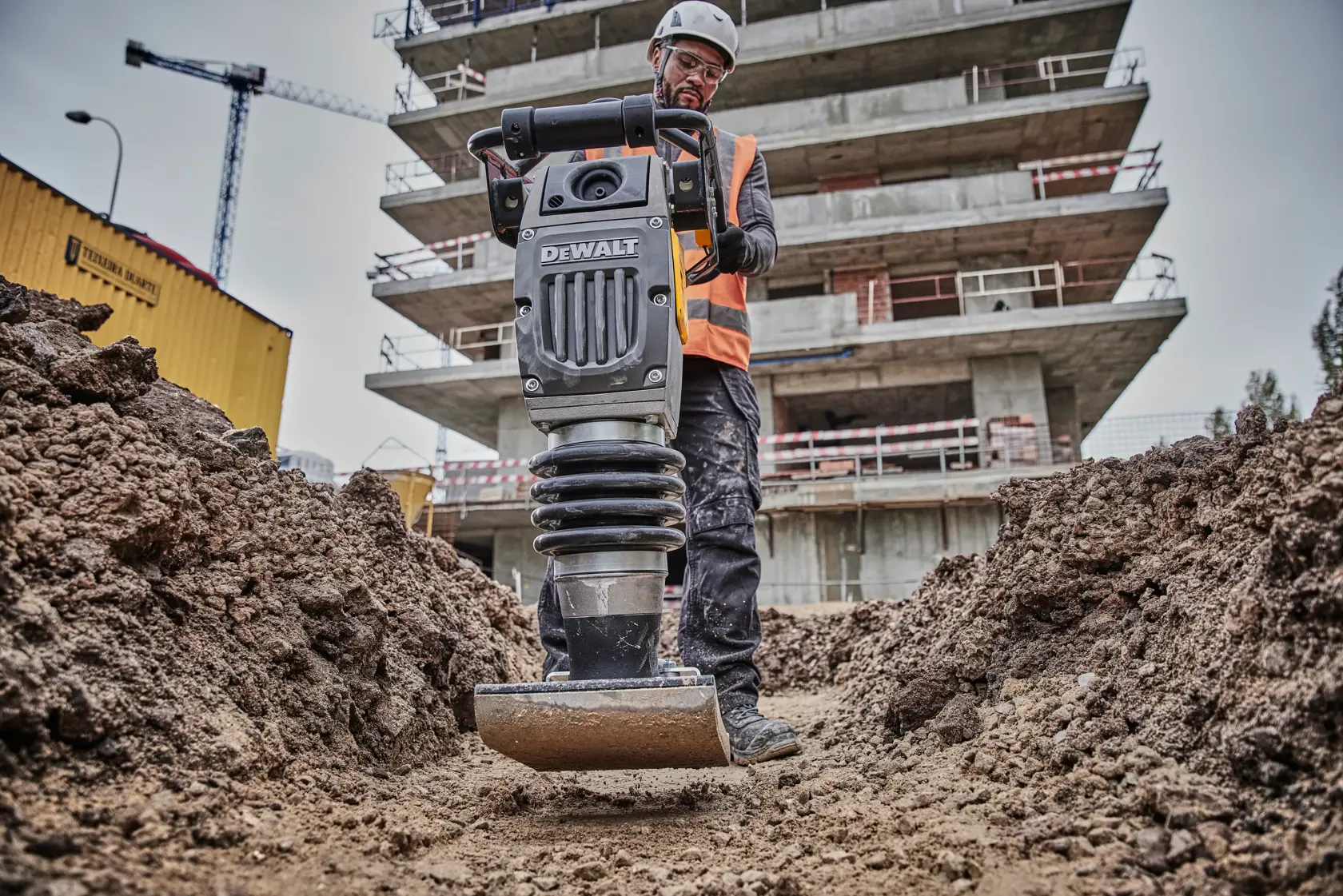 DEWALT® POWERSHIFT™ Rammer