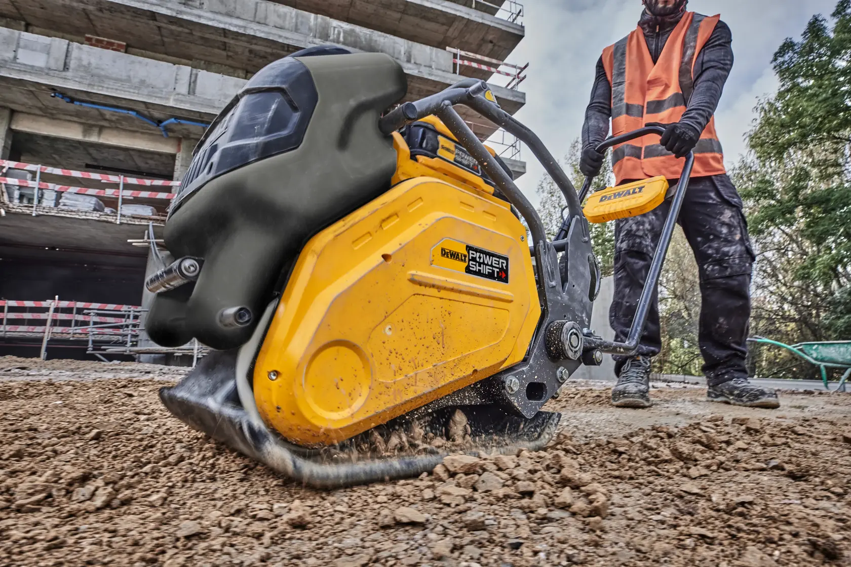 DEWALT® POWERSHIFT™ Plate Compactor