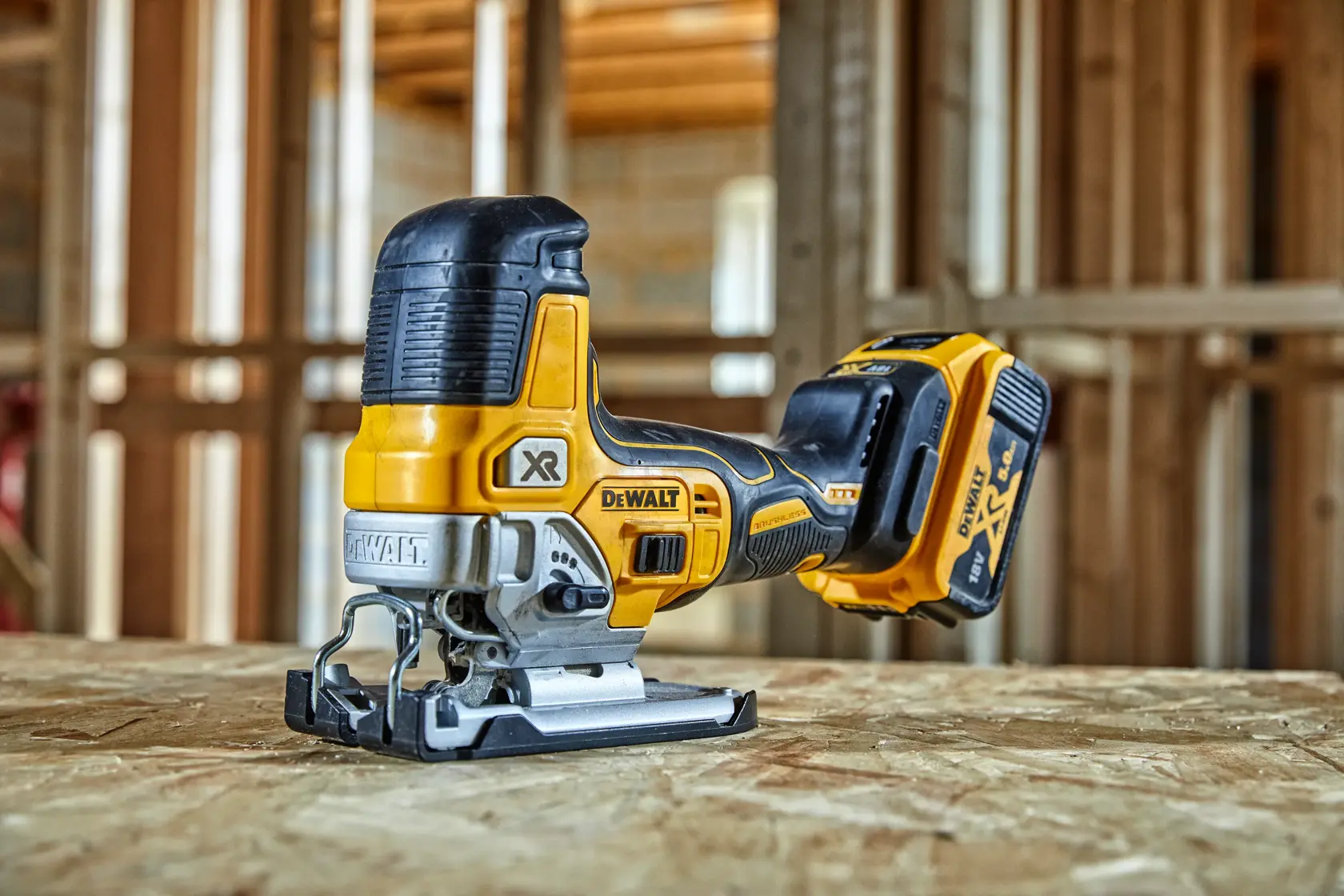 DEWALT® 18V XR® Brushless Body Grip Jigsaw (Tool Only)