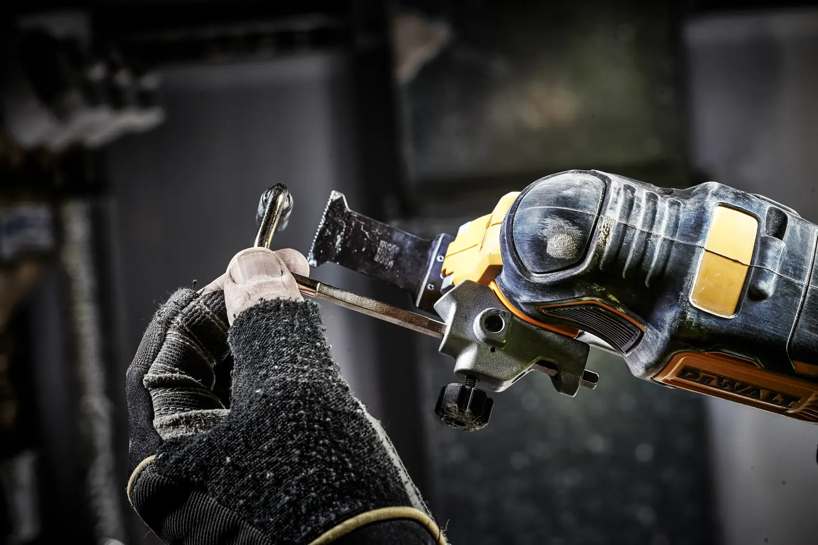 DEWALT® 18V XR® Brushless Oscillating Multi-Tool Sander (Tool Only)