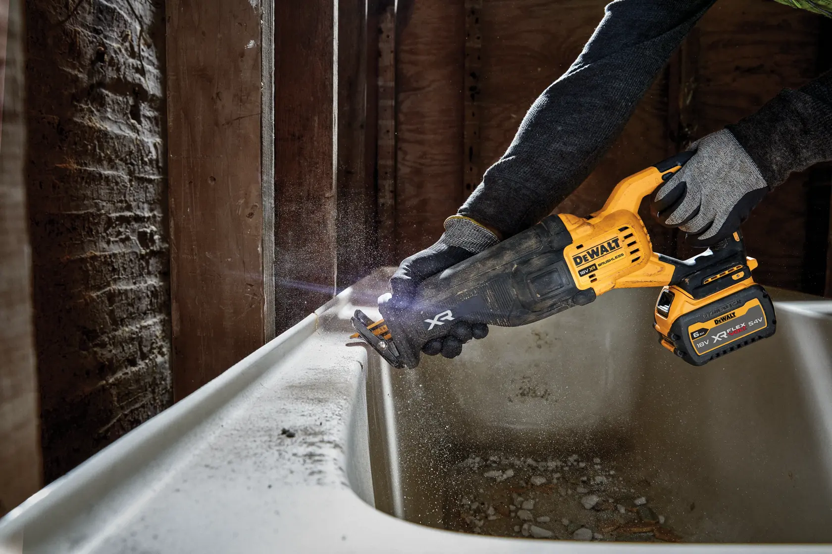 DEWALT® 18V XR® Brushless Reciprocating Saw with FLEXVOLT® ADVANTAGE™ (Tool Only)