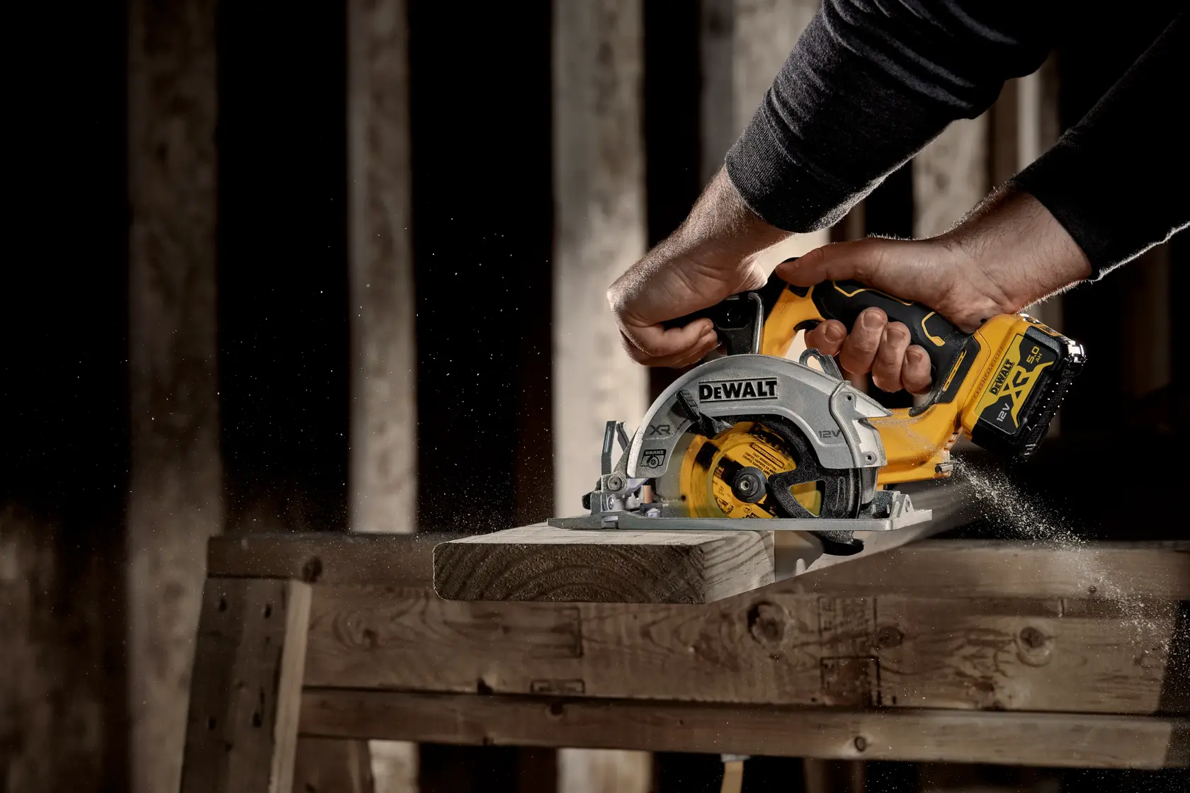 DEWALT® 12V XR® Brushless 140mm Circular Saw (Tool Only)