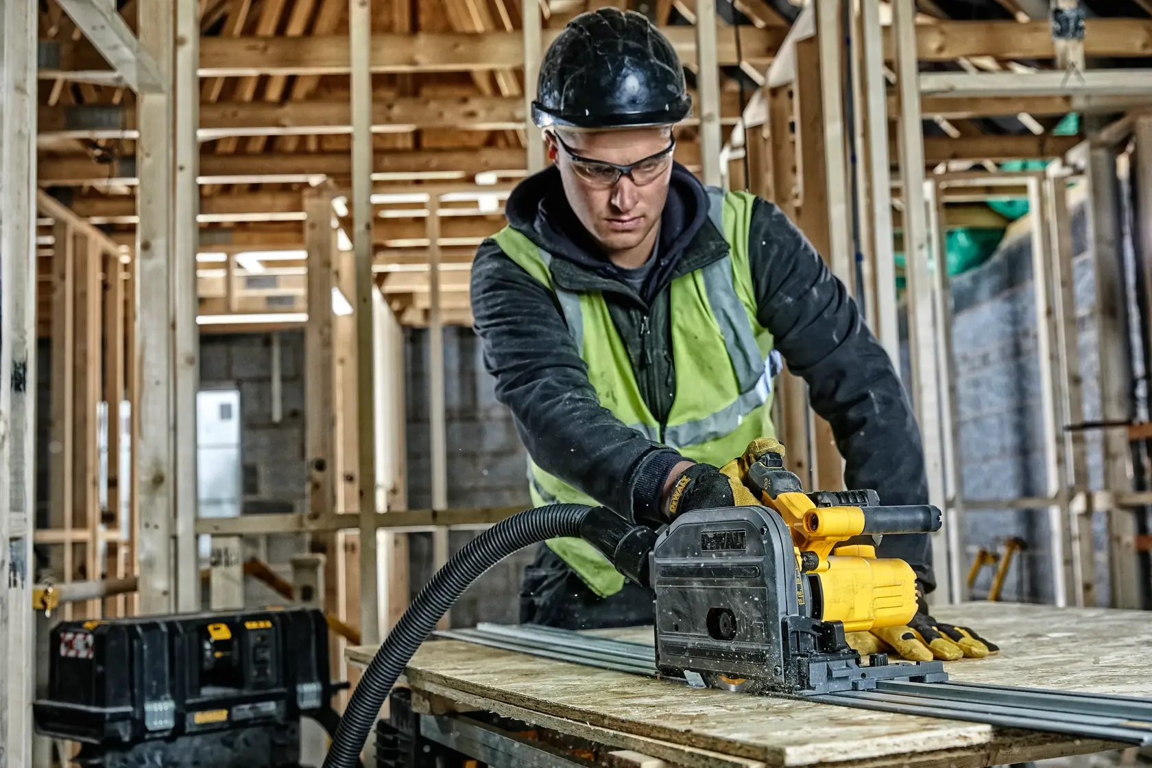 DEWALT® 54V XR Flexvolt® 165mm Rail Compatible Plunge Saw (Tool Only)