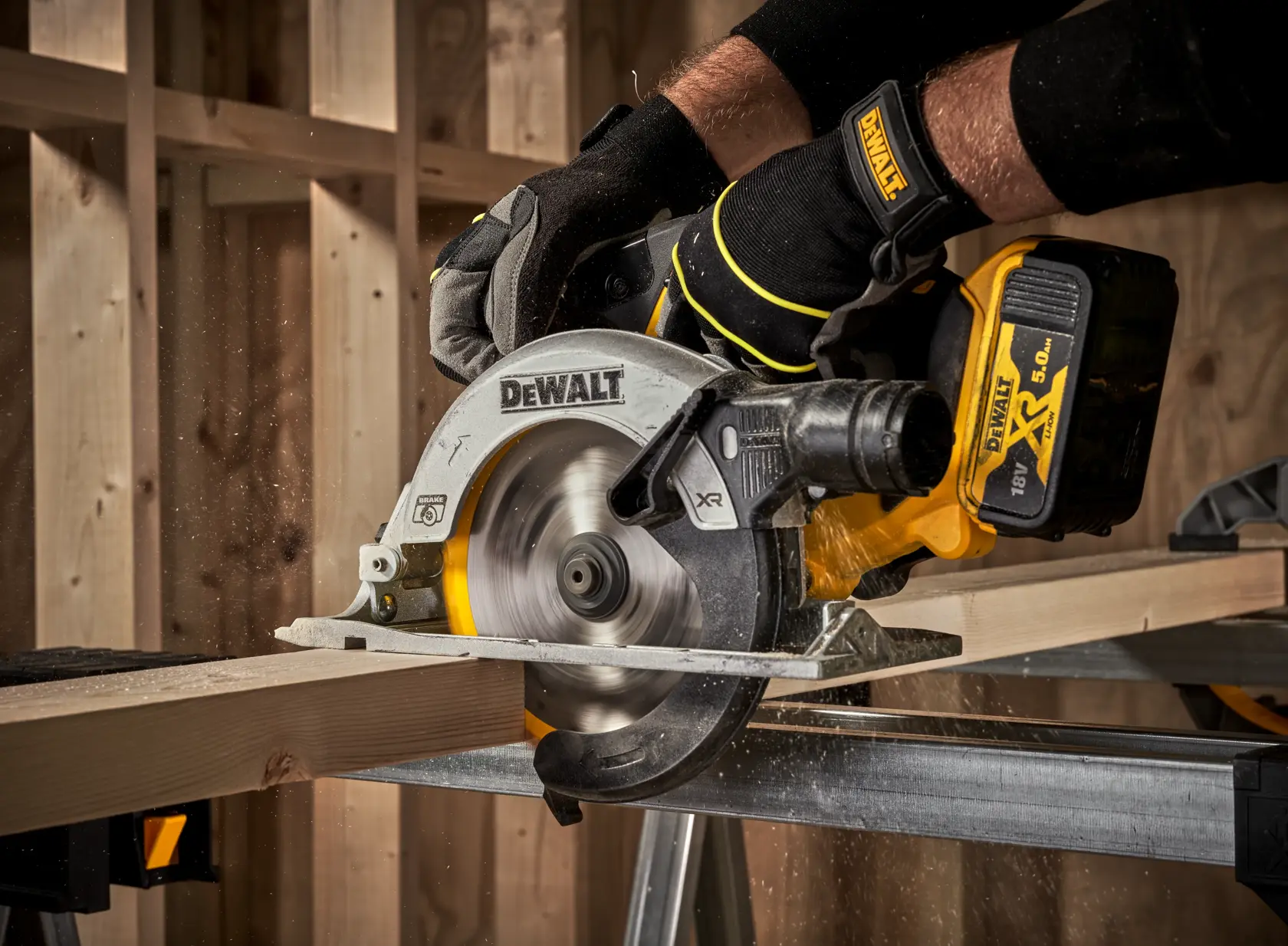 DEWALT® 18V XR® 165mm Circular Saw (Tool Only)