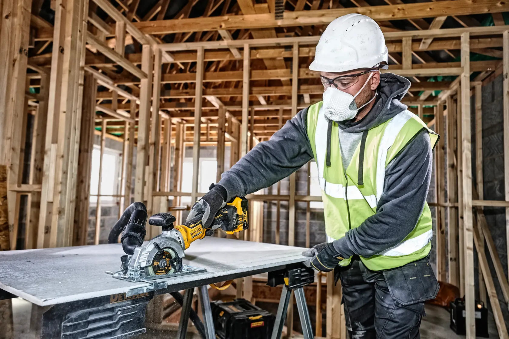 DEWALT® 18V XR® Brushless 115mm Compact Circular Saw (Tool Only)