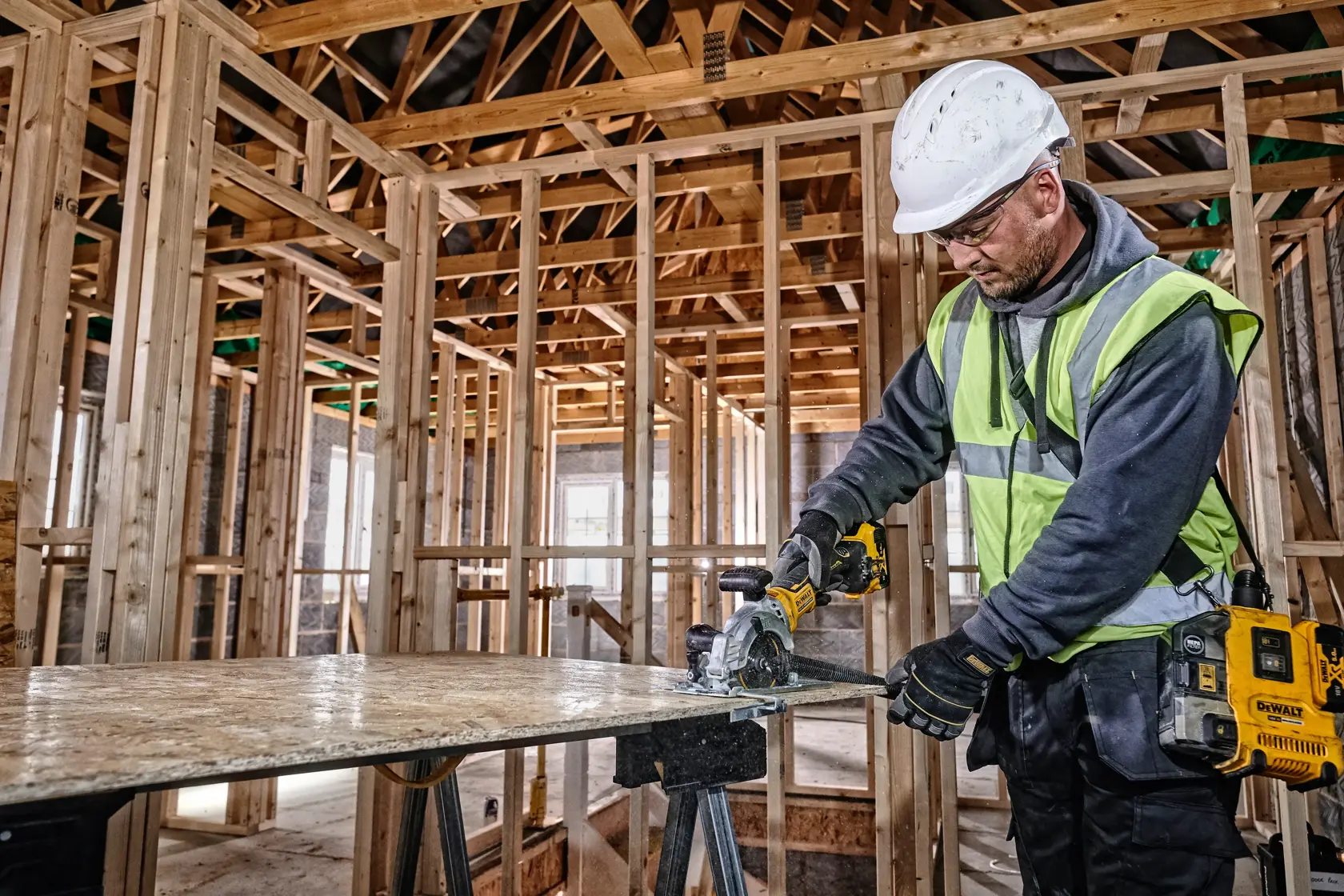 DEWALT® 18V XR® Brushless 115mm Compact Circular Saw (Tool Only)