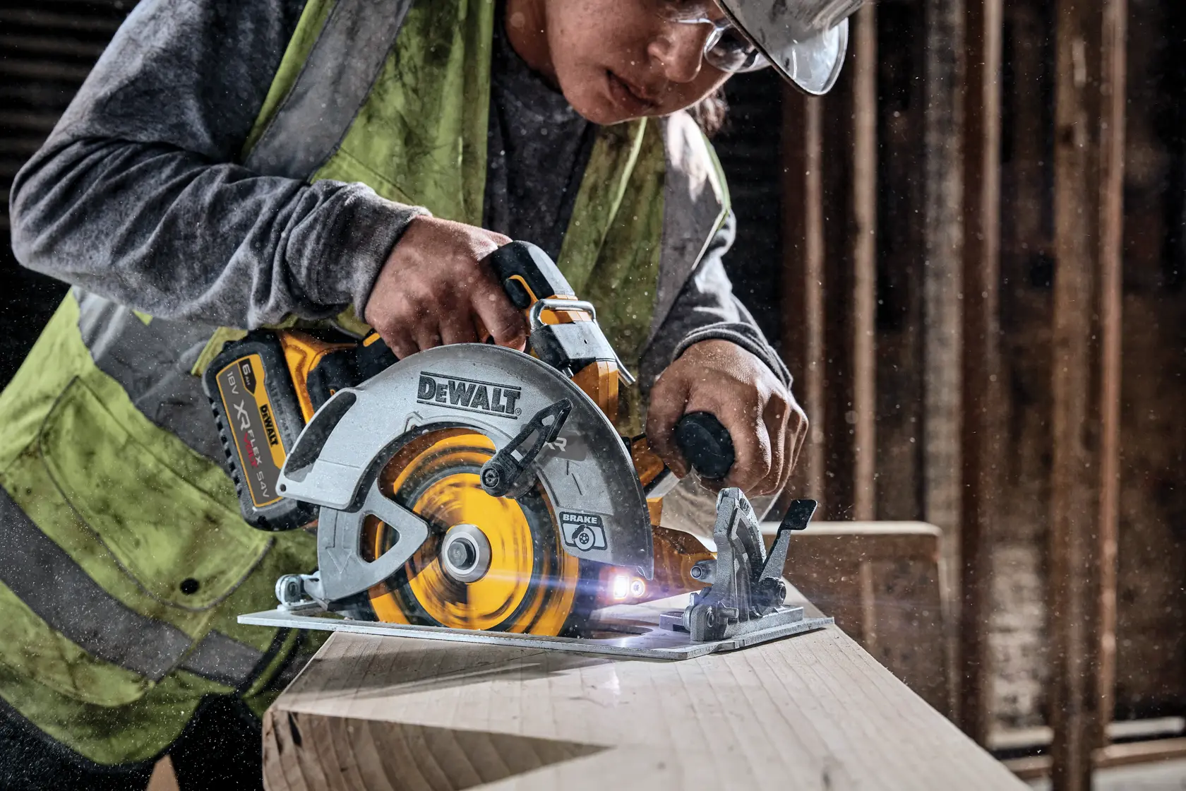 DEWALT® 18V XR® Brushless 190mm Circular Saw with FLEXVOLT® ADVANTAGE™ (Tool Only)