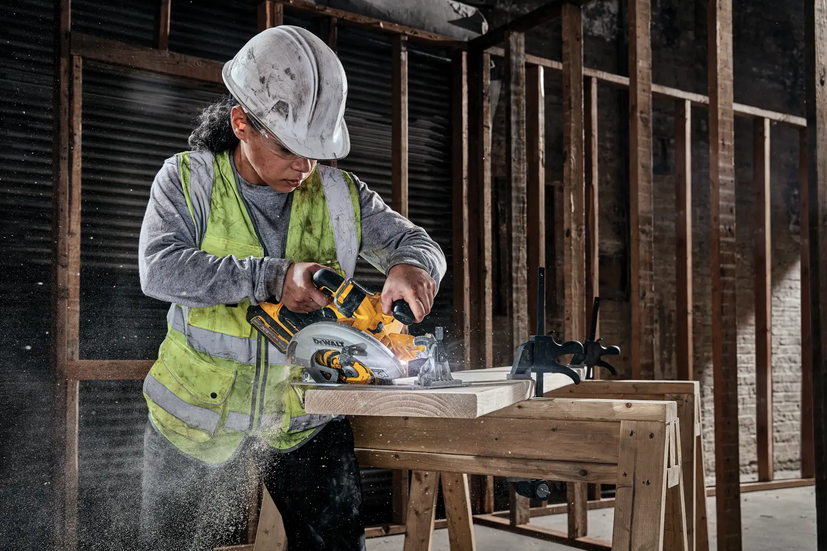 DEWALT® 18V XR® Brushless 190mm Circular Saw with FLEXVOLT® ADVANTAGE™ (Tool Only)