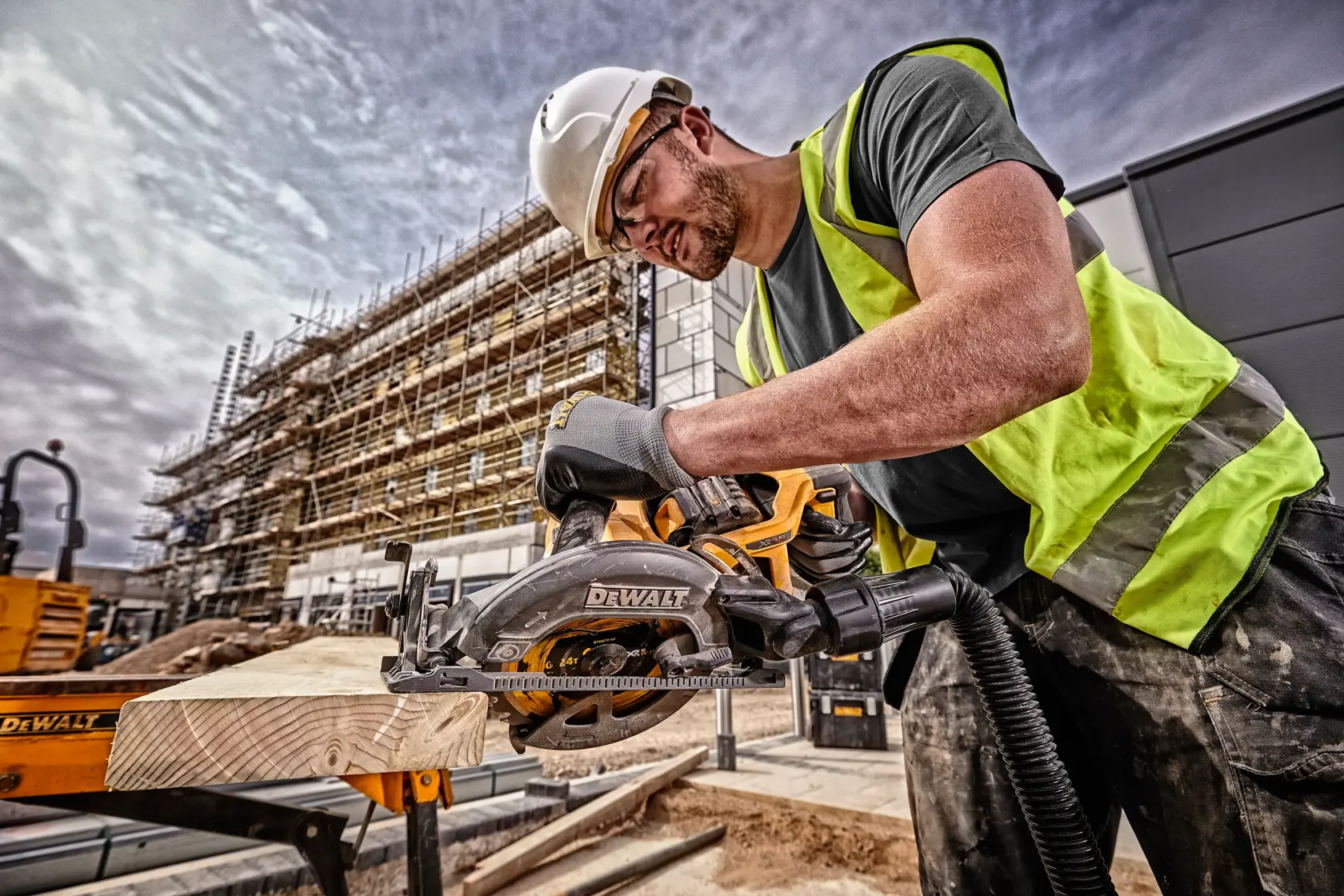 DEWALT® 54V XR Flexvolt® 190mm High Torque Circular Saw (Tool Only)