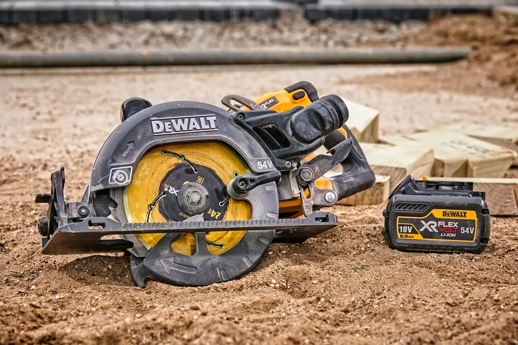 DEWALT® 54V XR Flexvolt® 190mm High Torque Circular Saw (Tool Only)