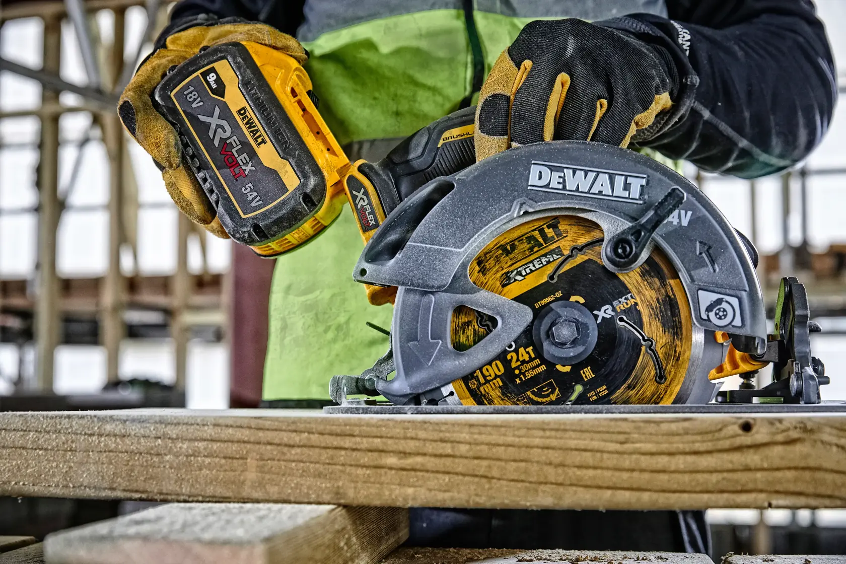54V XR FLEXVOLT Circular Saw with XR Extreme Runtime blade DT99562 and Tstak box
