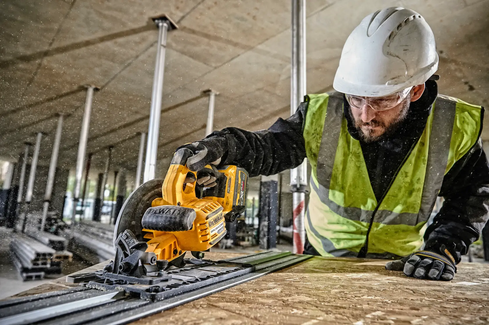 DEWALT® 54V XR Flexvolt® 190mm Rail Compatible Circular Saw (Tool Only)