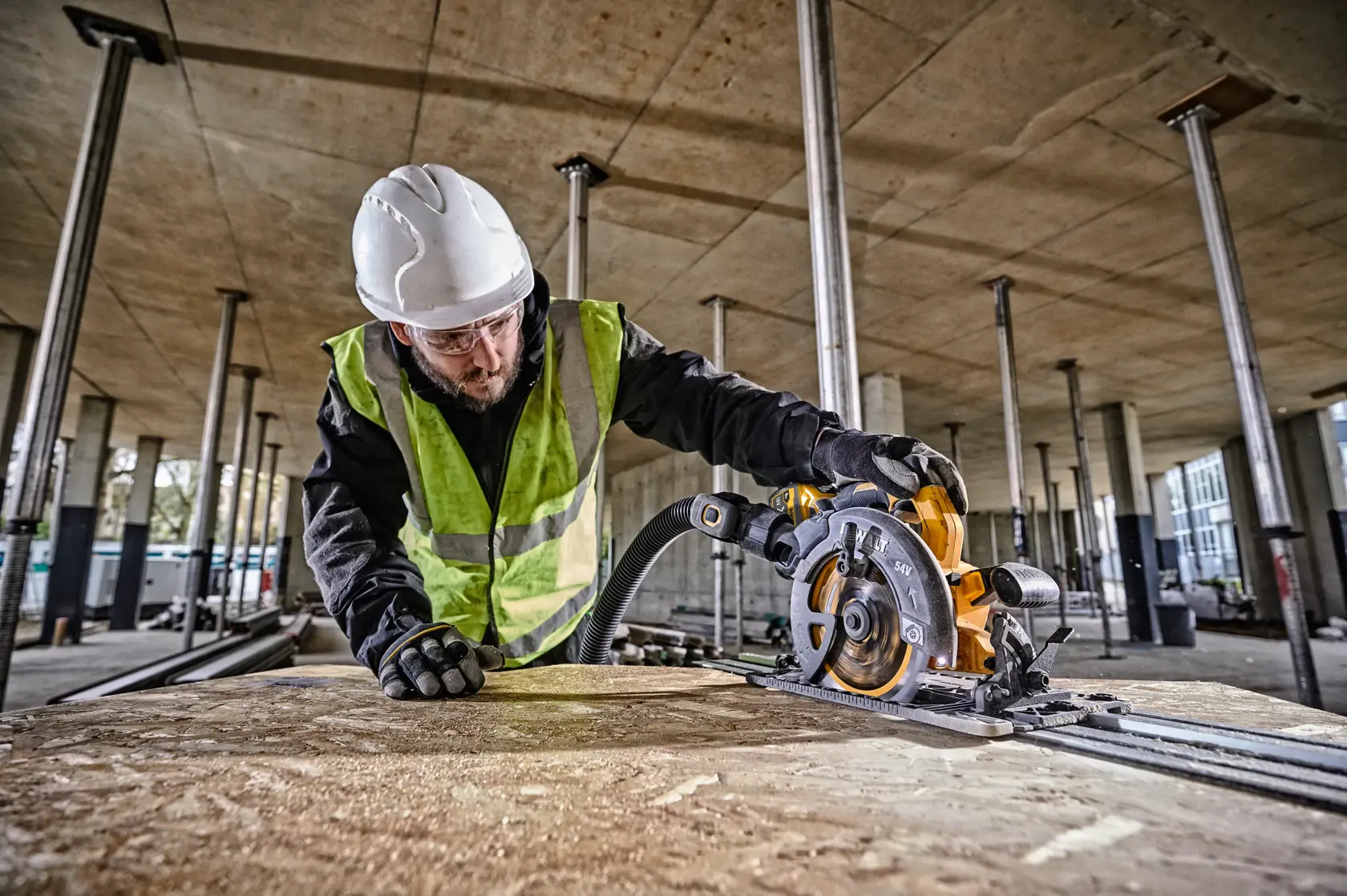 DEWALT® 54V XR Flexvolt® 190mm Rail Compatible Circular Saw (Tool Only)