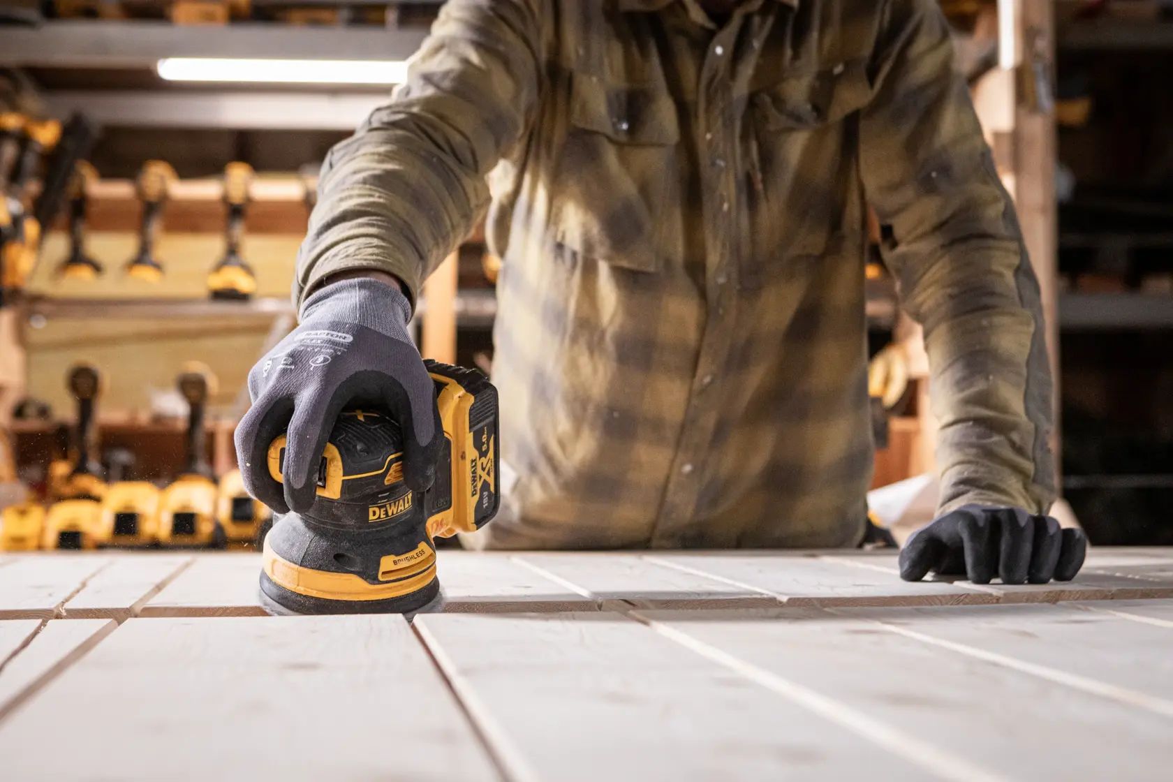 DEWALT® 18V XR® Brushless 1/4 Sheet Sander (Tool Only)