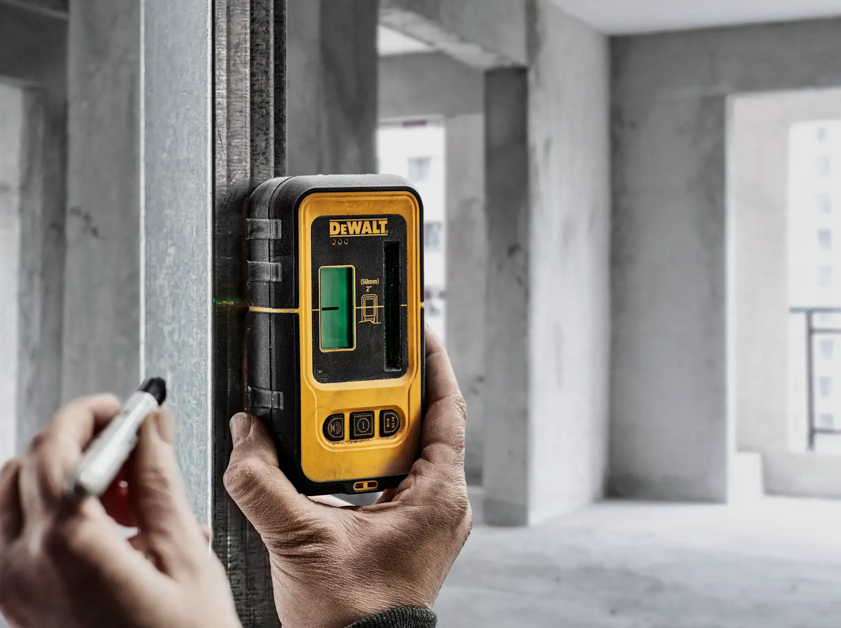 DEWALT® Green Line Laser Detector