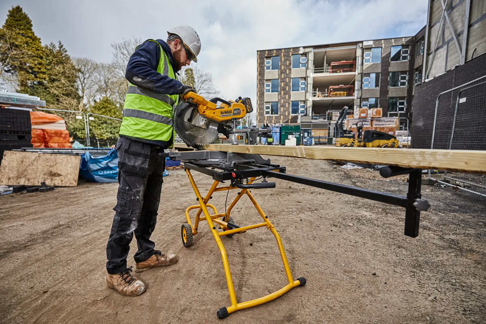DEWALT® Mitre Saw Rolling Legstand