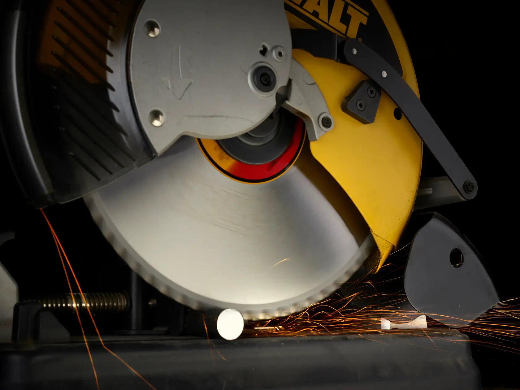 DEWALT® 140mm 30T Steel Cutting Circular Saw Blade